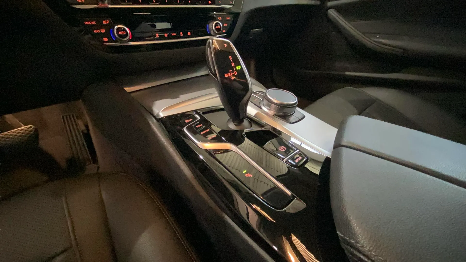 BMW Serie 5 520dA Touring - foto 23
