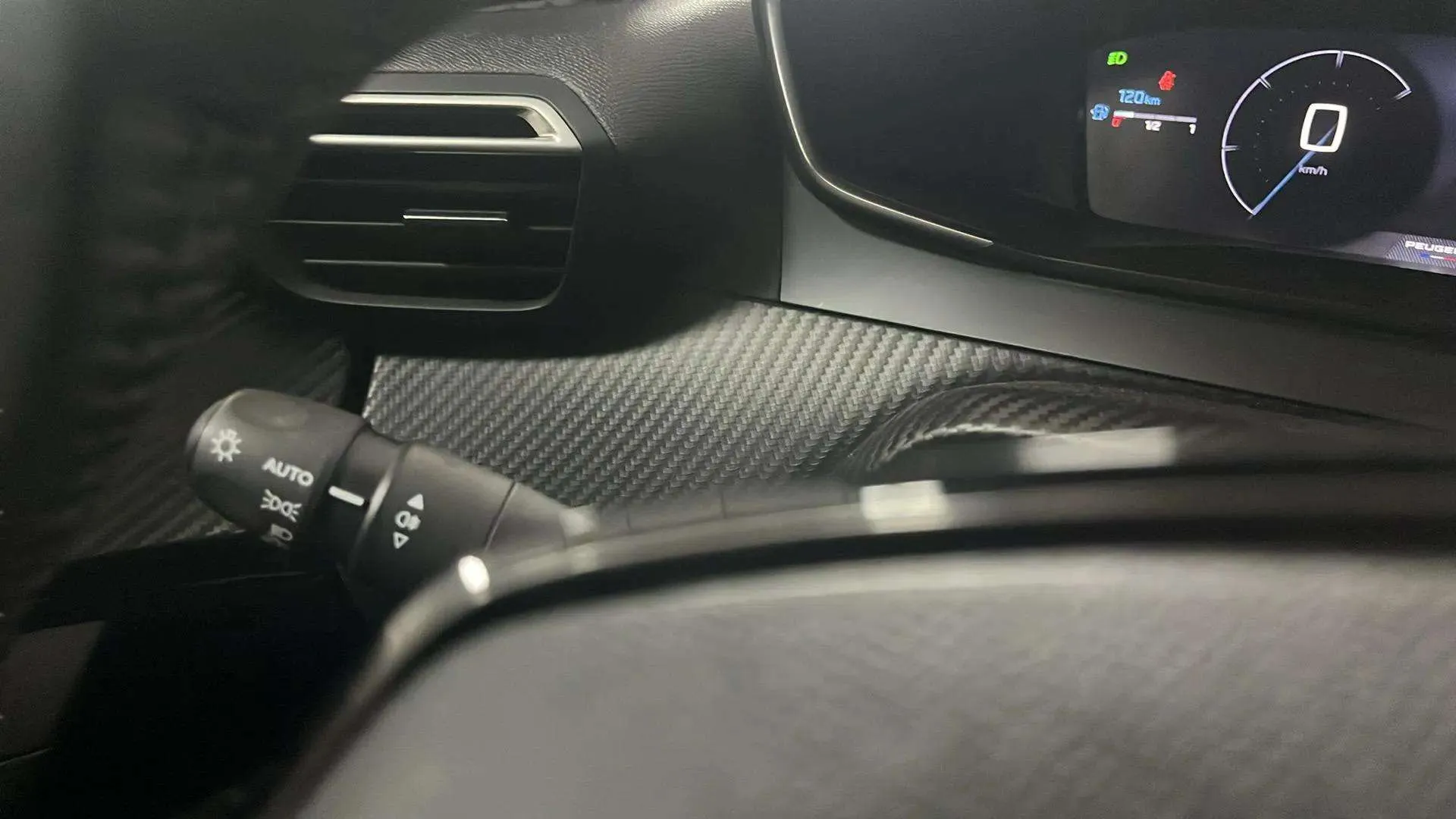 Peugeot 2008 Allure PureTech 100 - foto 15