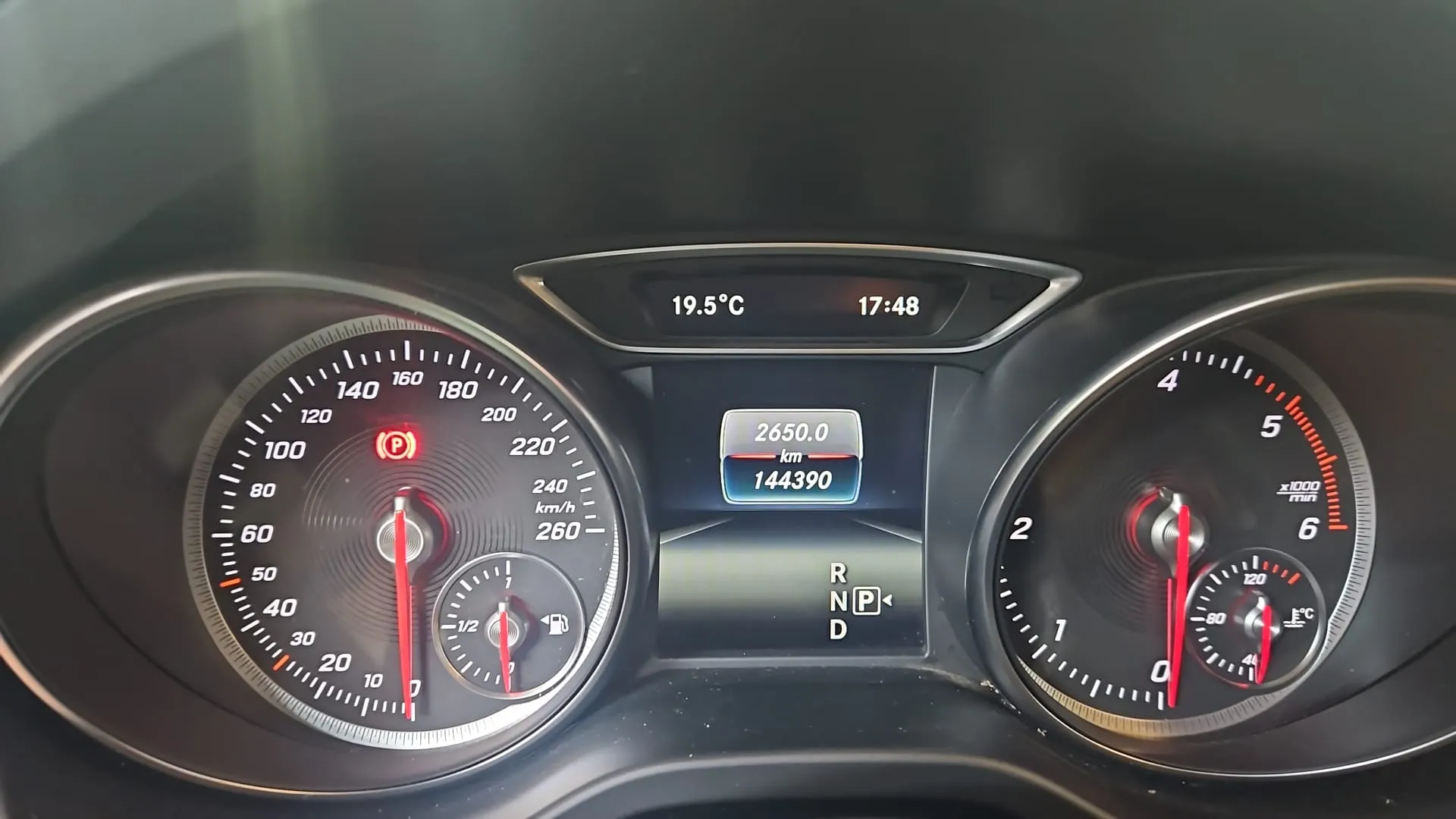 Mercedes-Benz CLA 200 D DCT Shooting Brake - foto 23
