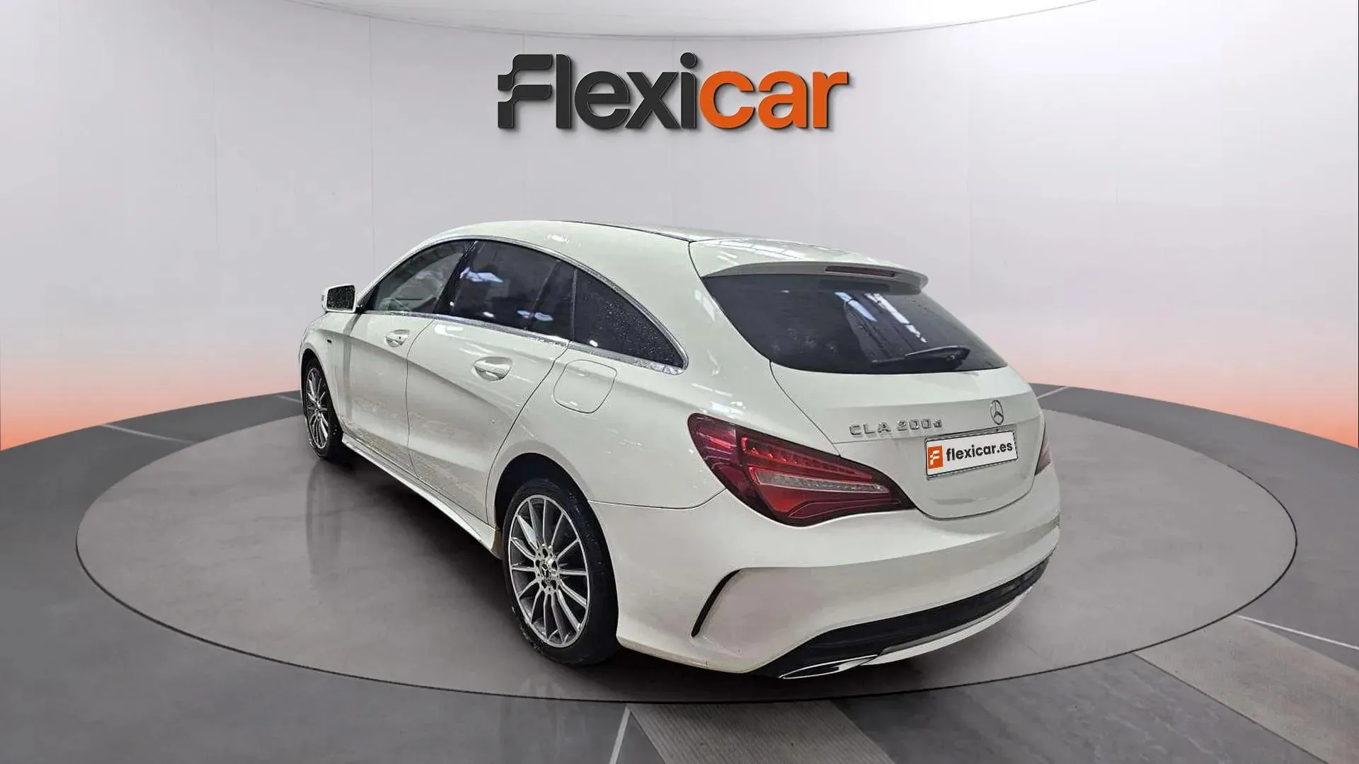 Mercedes-Benz CLA 200 D DCT Shooting Brake - foto 3
