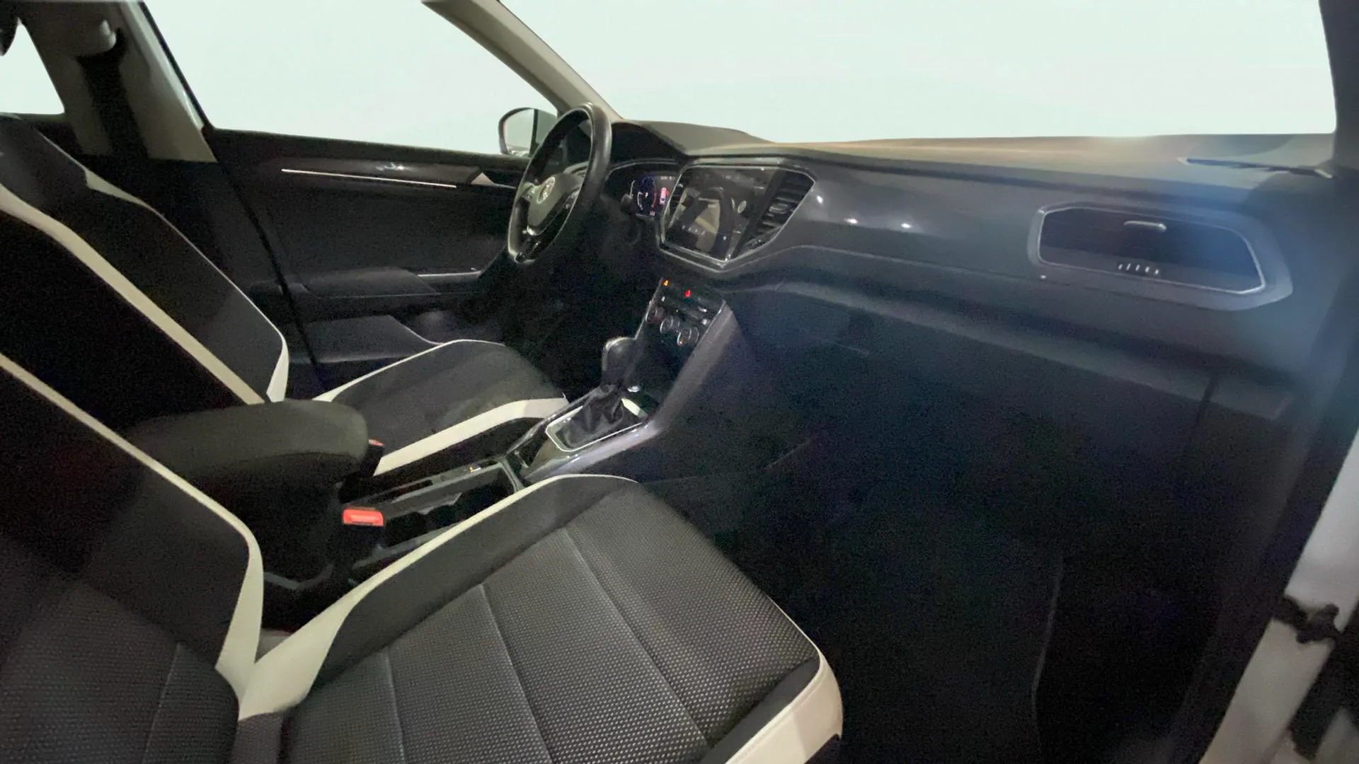 Volkswagen T-Roc Sport 2.0 TDI DSG - foto 19