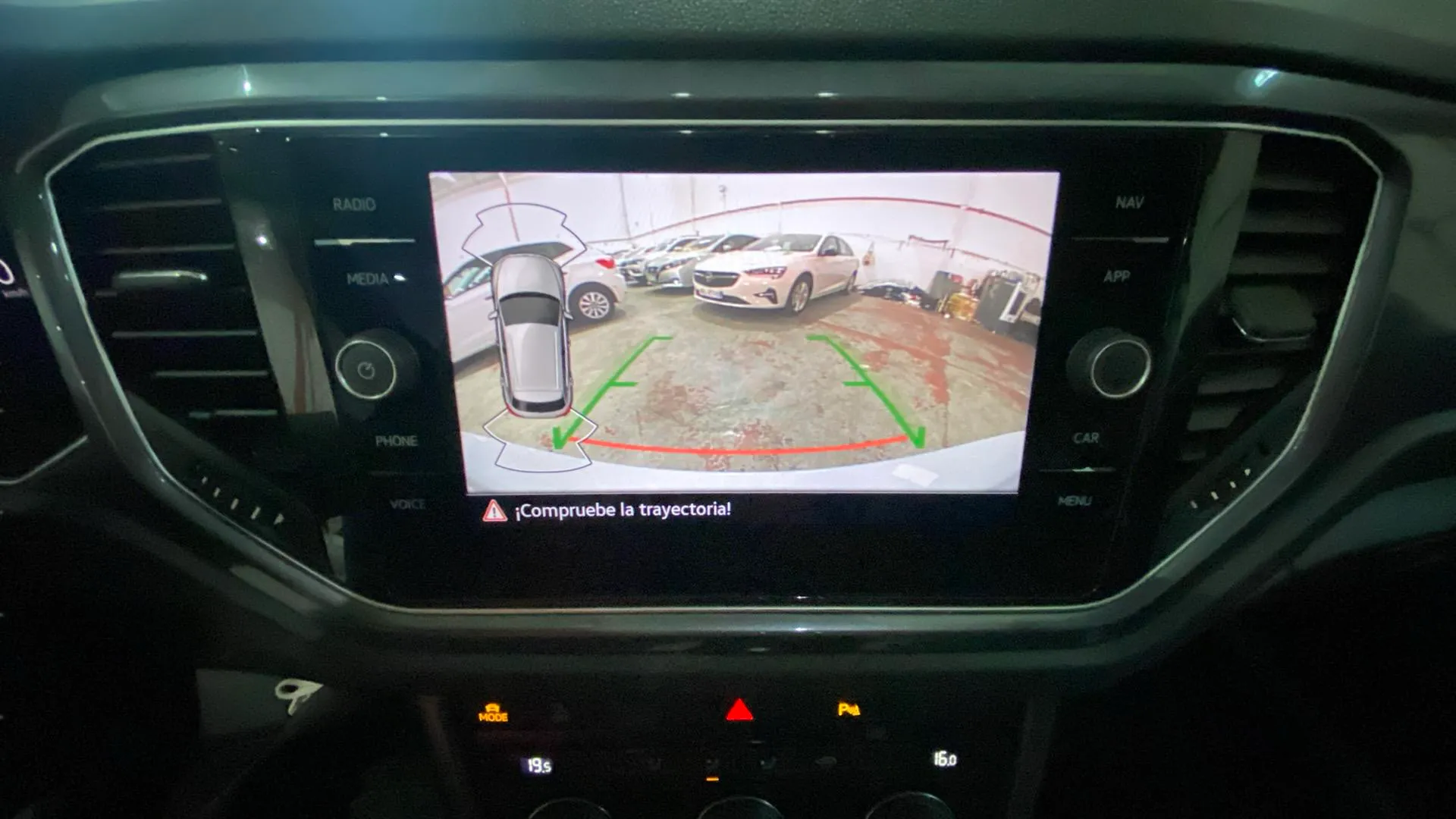 Volkswagen T-Roc Sport 2.0 TDI DSG - foto 10