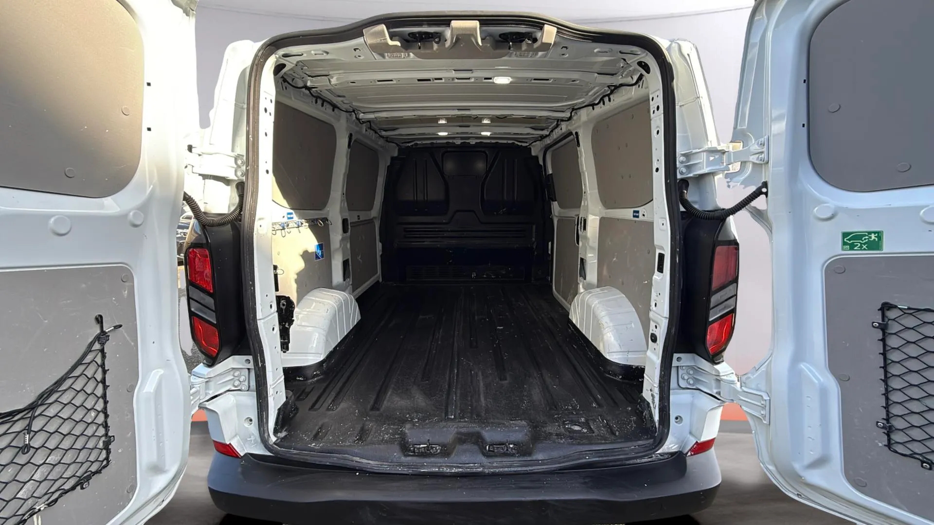 Ford Transit Custom 2.0 EcoBlue Trend - foto 9