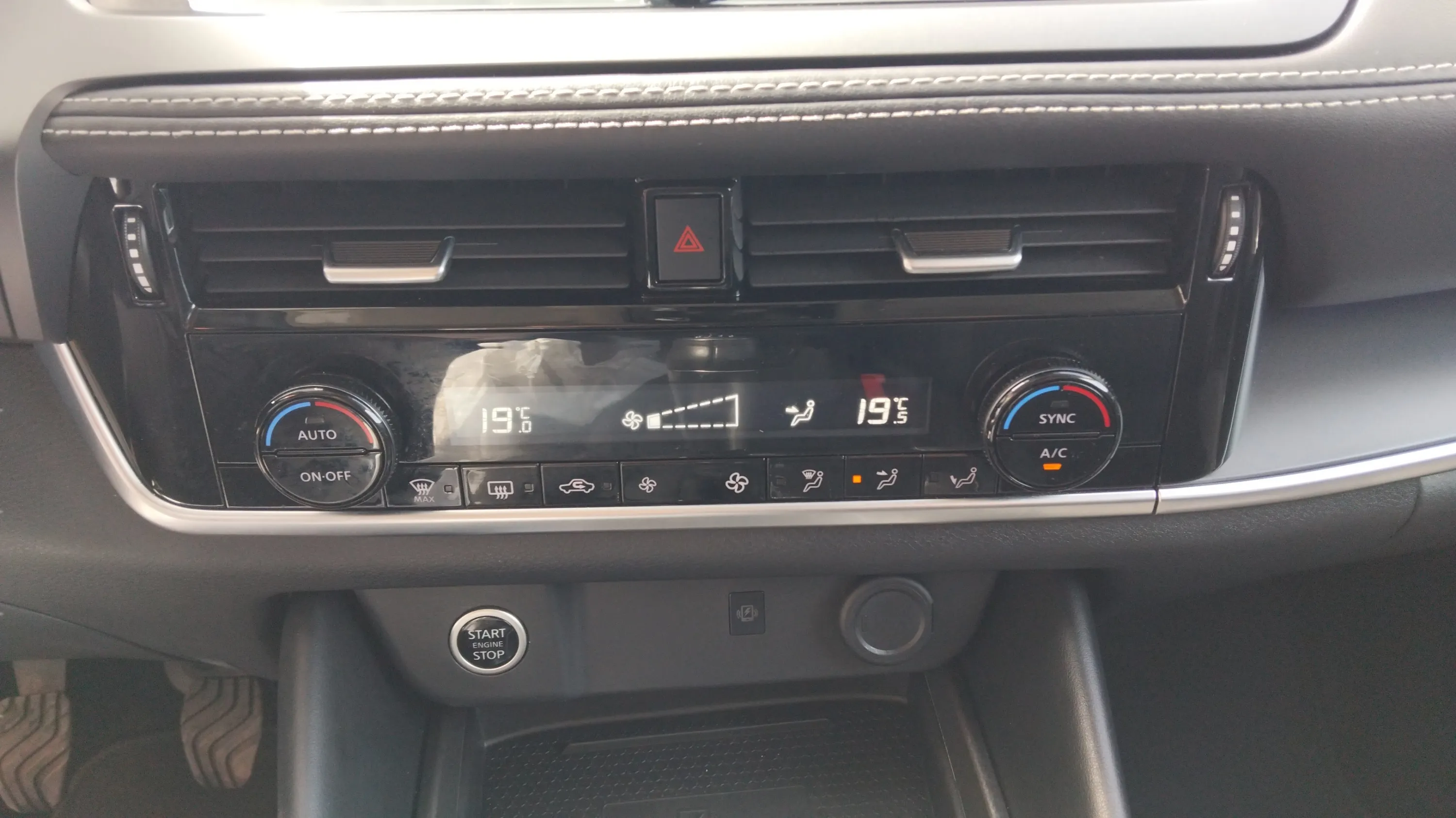 Nissan Qashqai DIG-T N-Connecta - foto 15