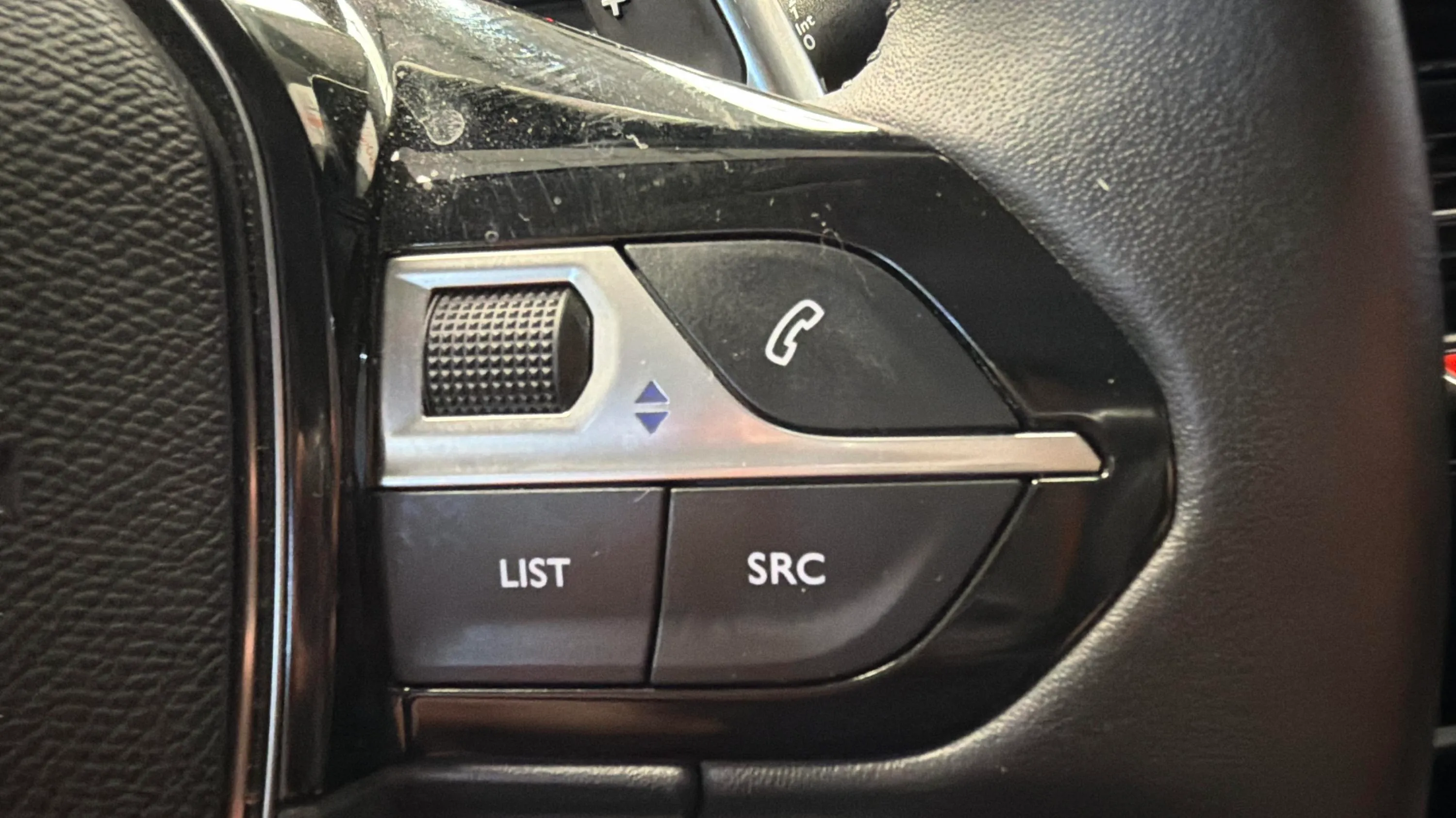 Peugeot 208 Allure Hybrid 110 eDCS6 - foto 20