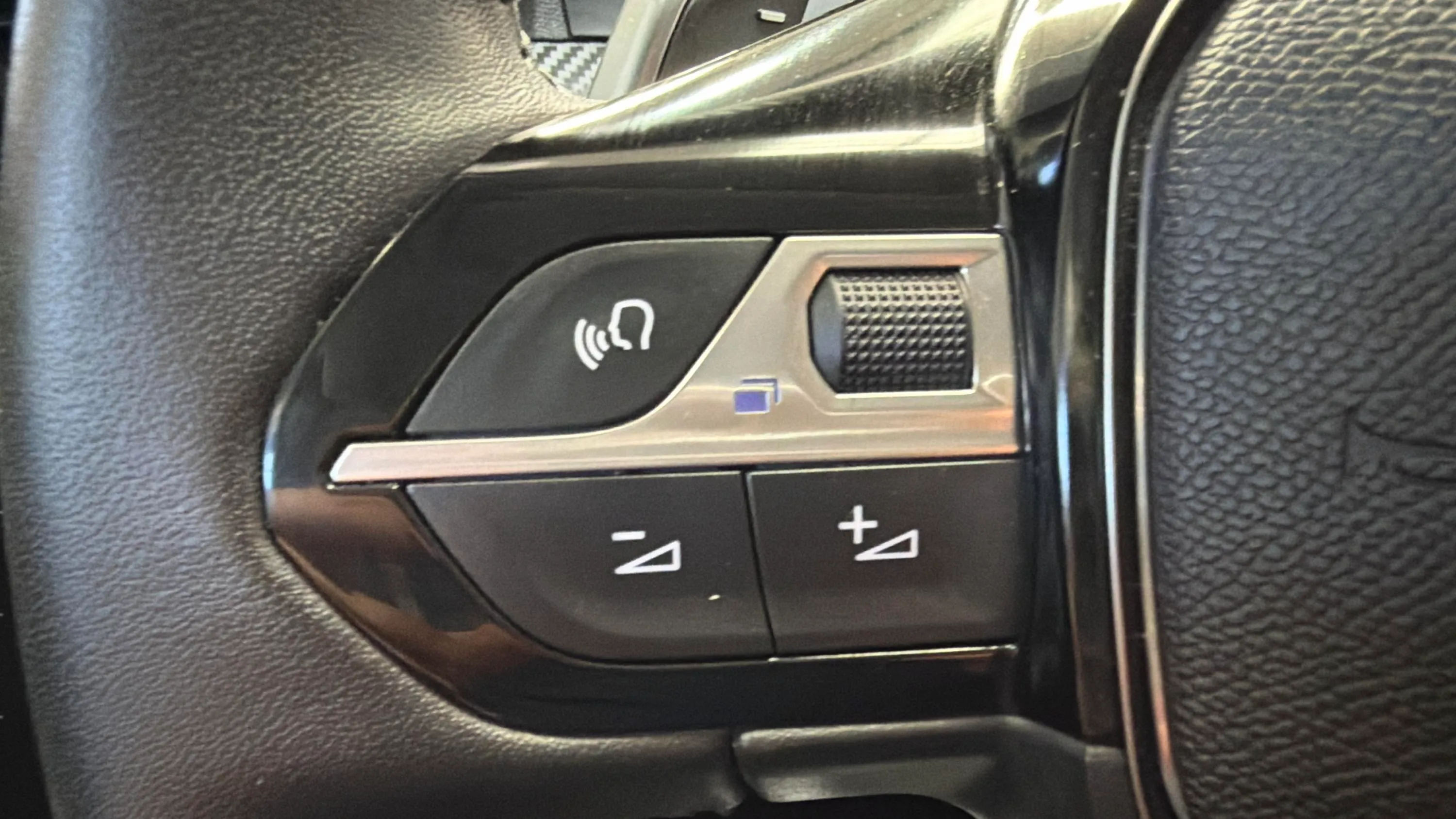 Peugeot 208 Allure Hybrid 110 eDCS6 - foto 19