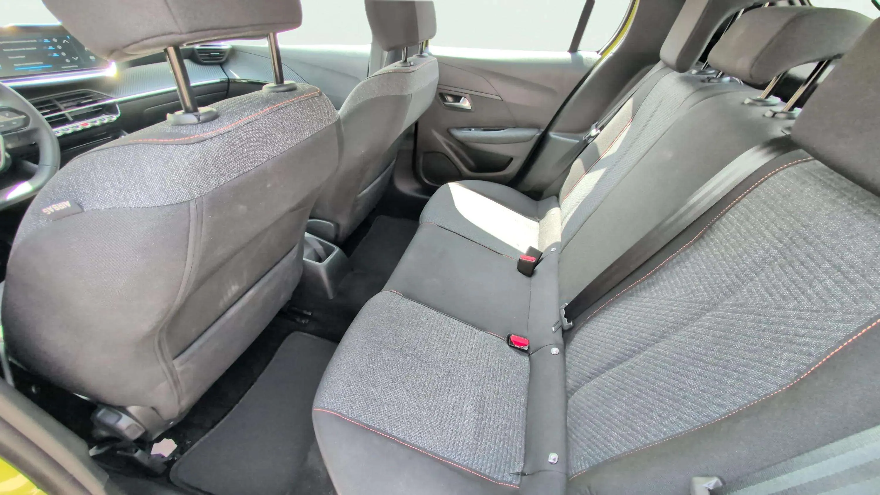 Peugeot 208 Style Hybrid 110 eDCS6 - foto 22