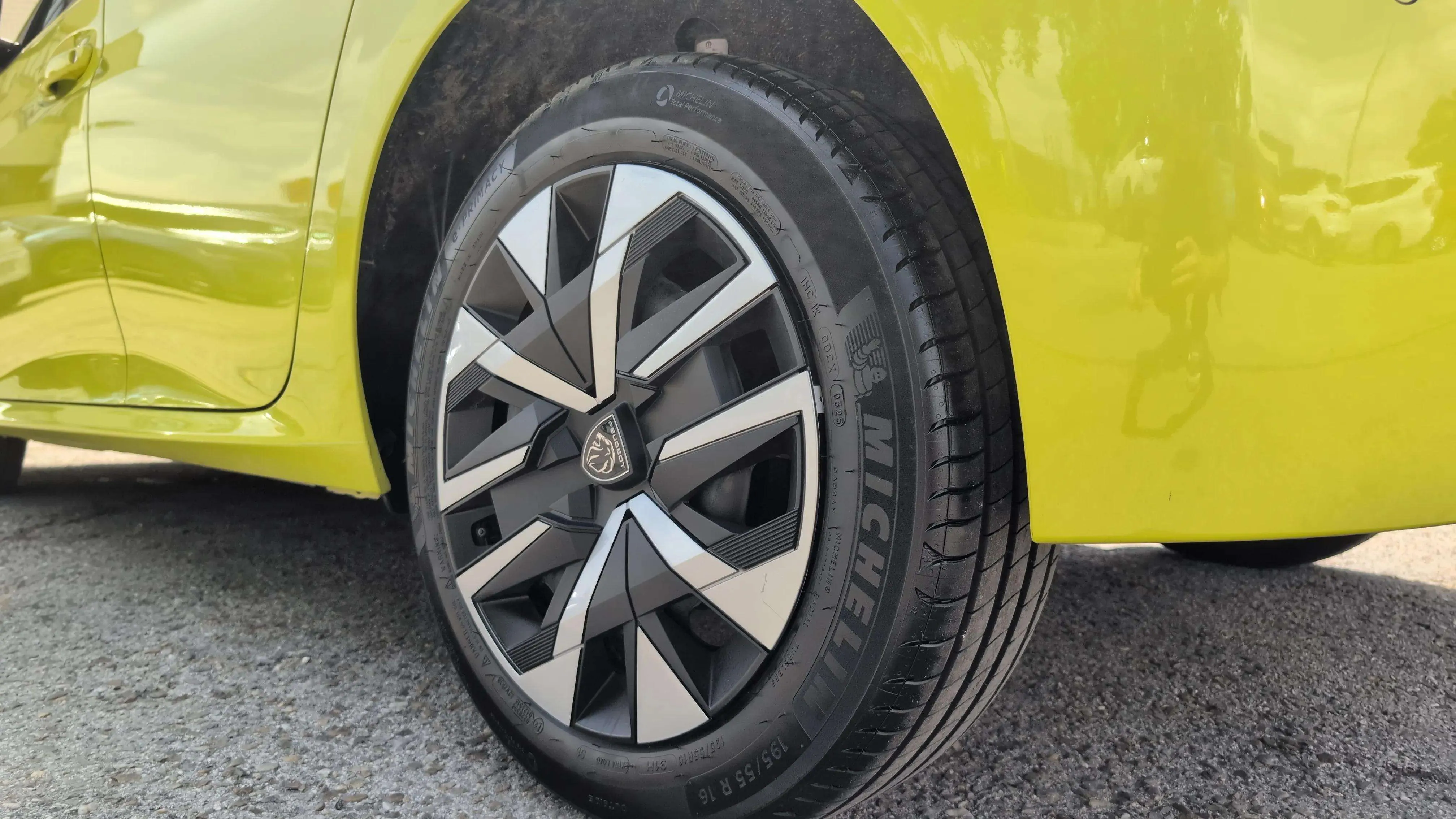 Peugeot 208 Style Hybrid 110 eDCS6 - foto 24