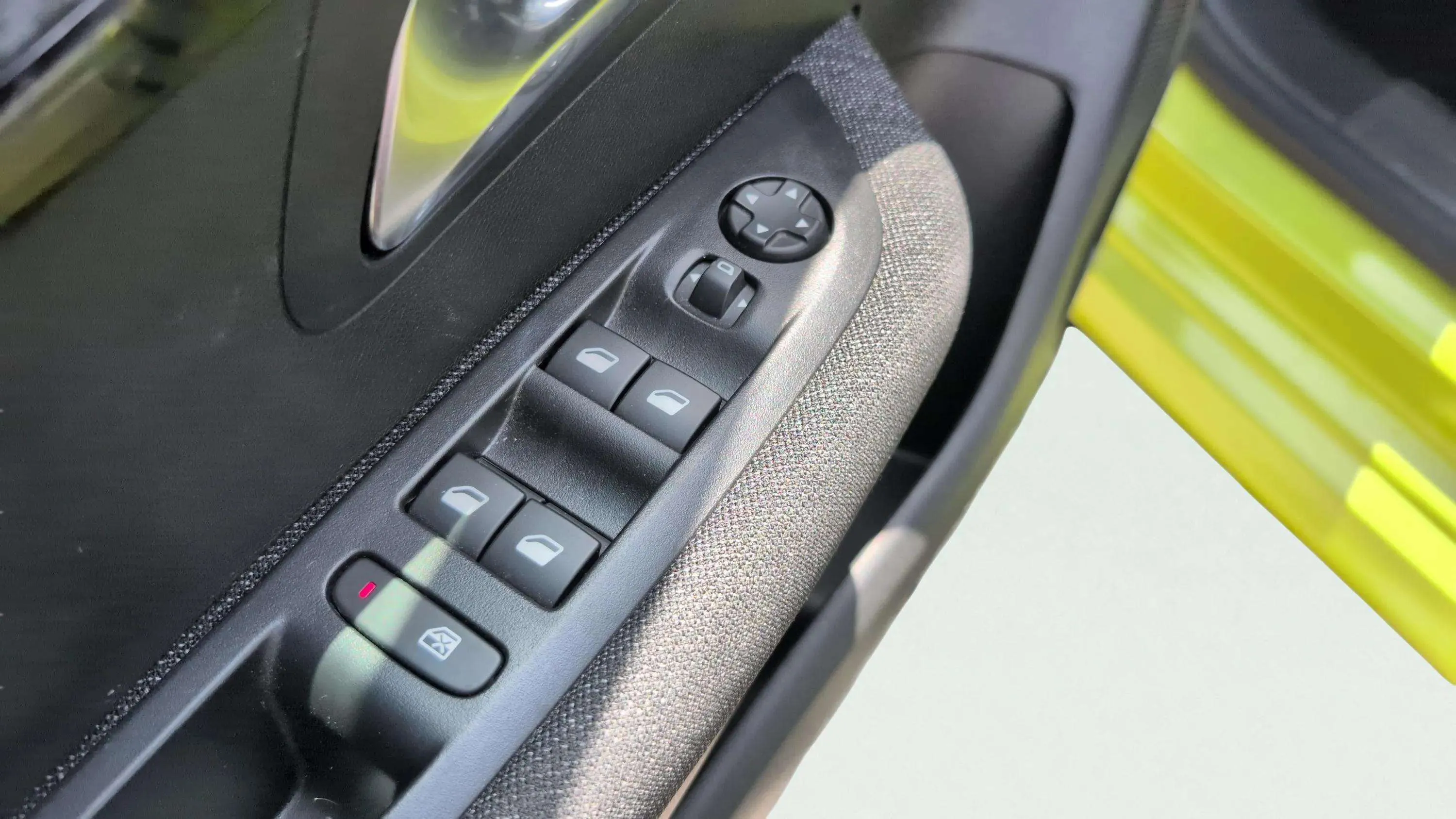 Peugeot 208 Style Hybrid 110 eDCS6 - foto 19