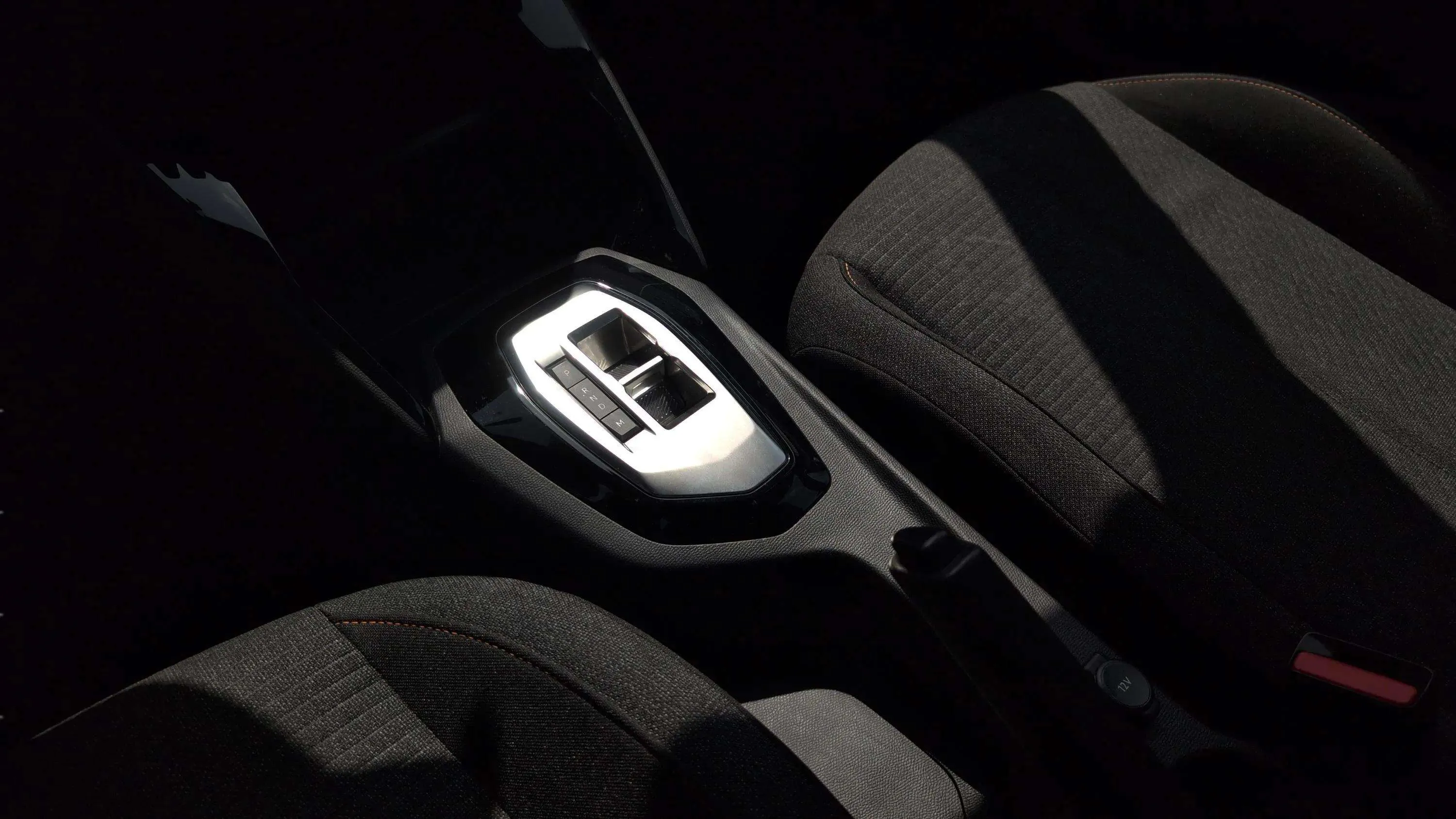 Peugeot 208 Style Hybrid 110 eDCS6 - foto 18