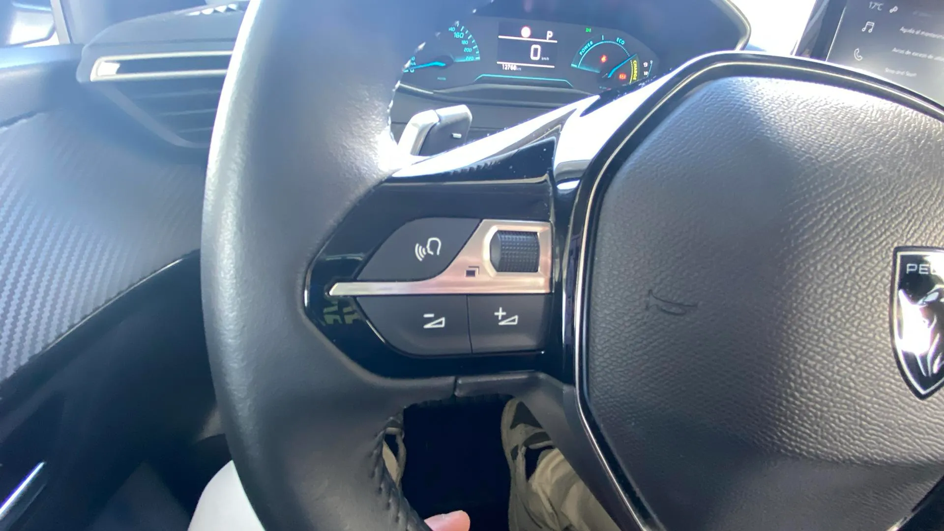 Peugeot 208 Style Hybrid 110 eDCS6 - foto 12
