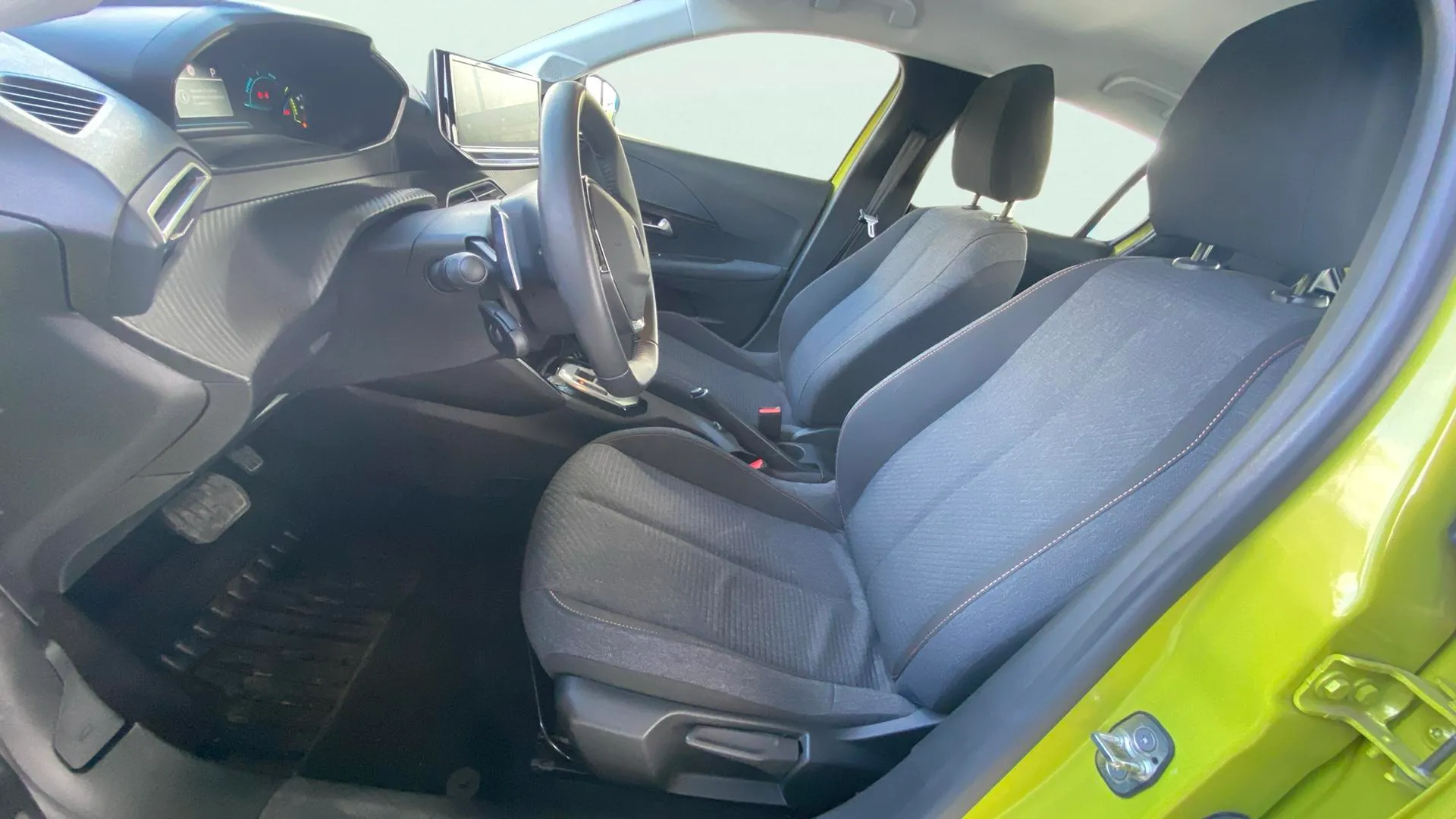 Peugeot 208 Style Hybrid 110 eDCS6 - foto 26