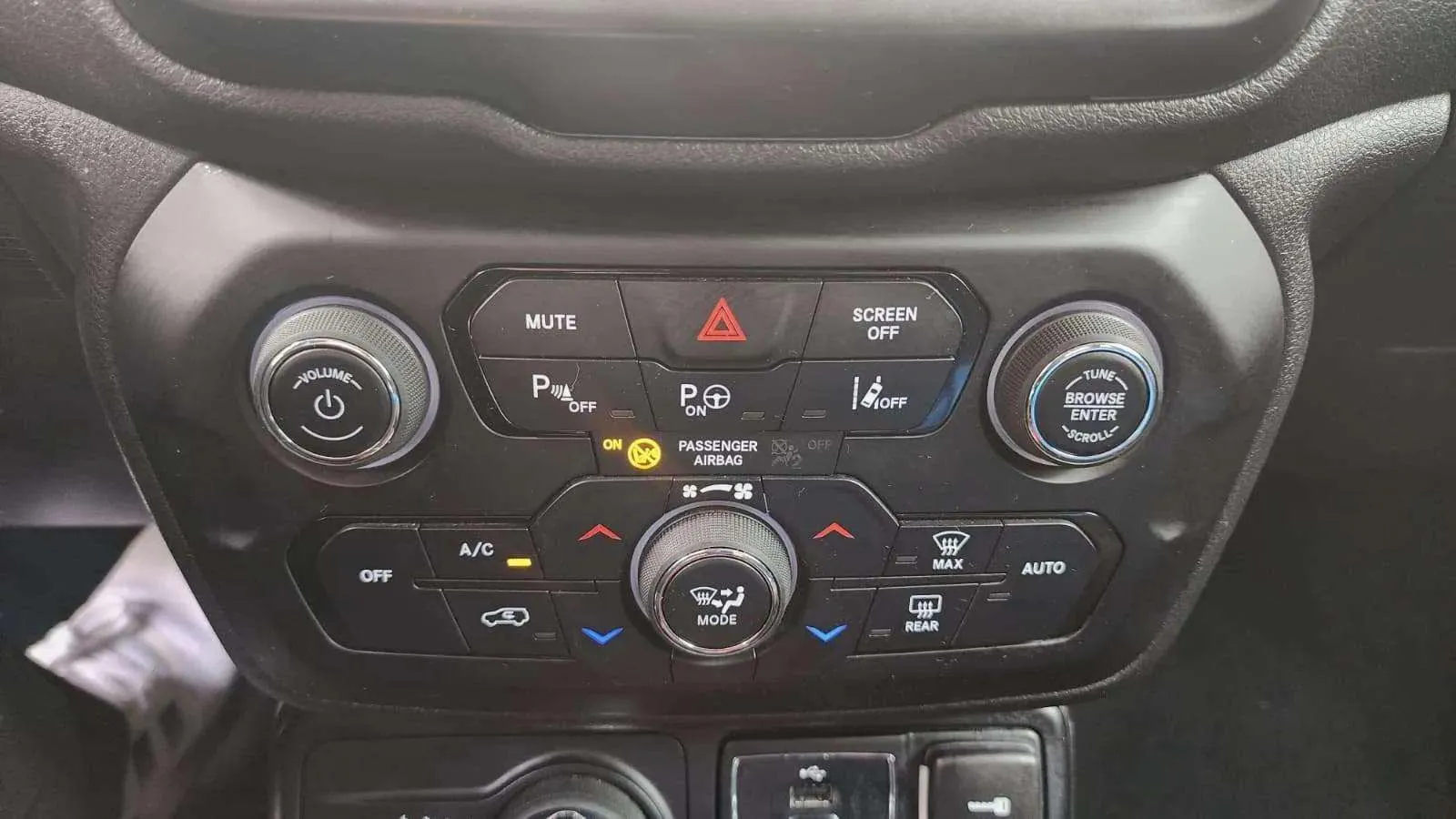 Jeep Renegade Limited 4xe 1.3 PHEV - foto 18
