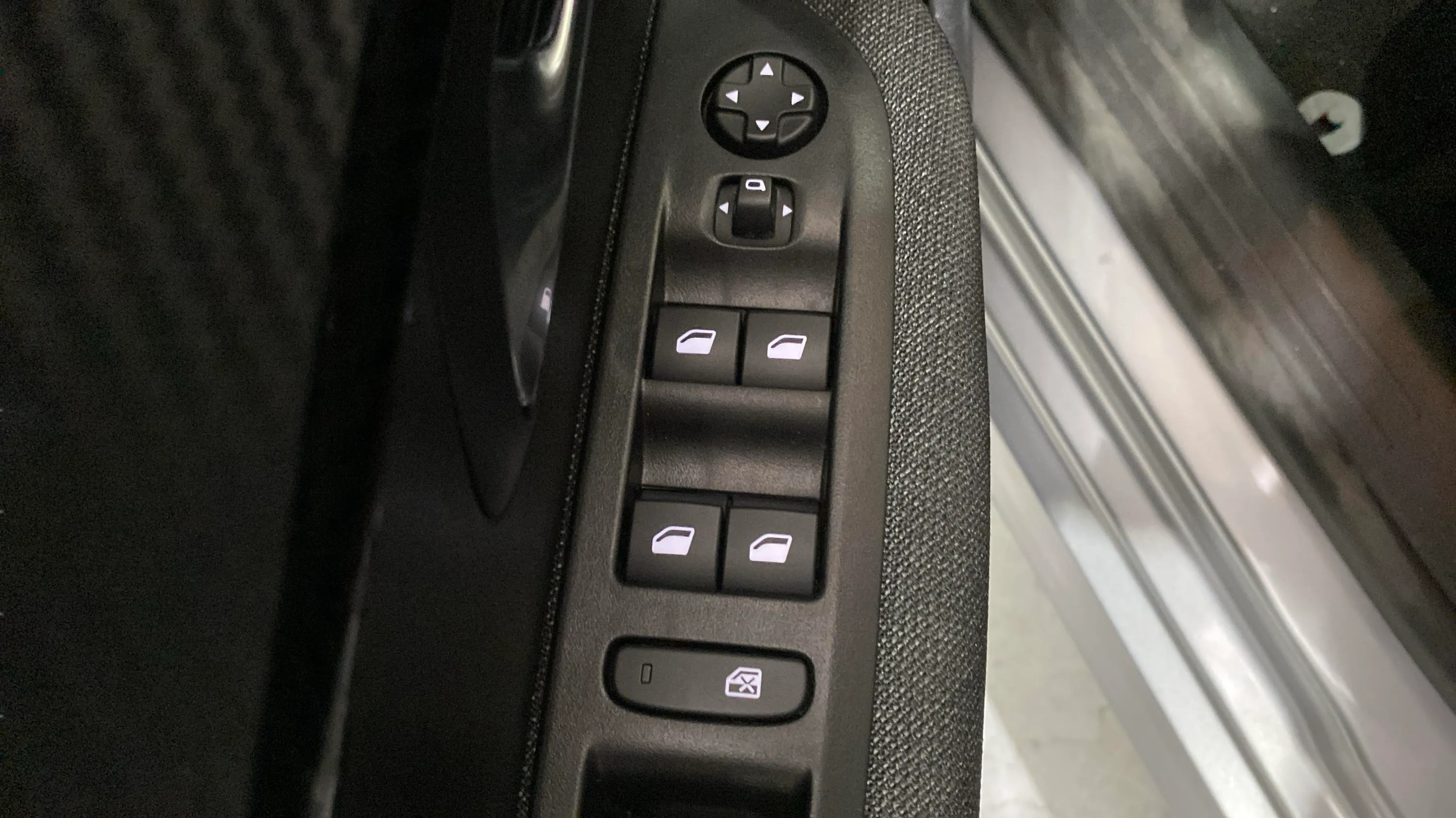 Peugeot 208 Style Hybrid 110 eDCS6 - foto 16