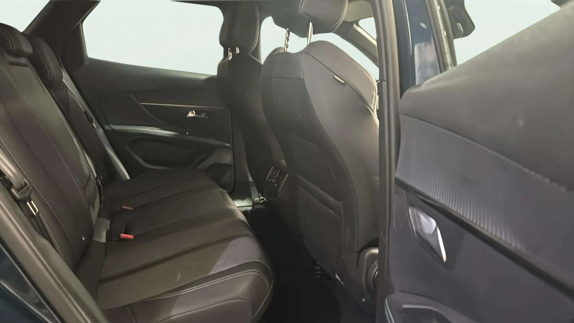 Peugeot 3008 1.2 PureTech Allure Pack - foto 21