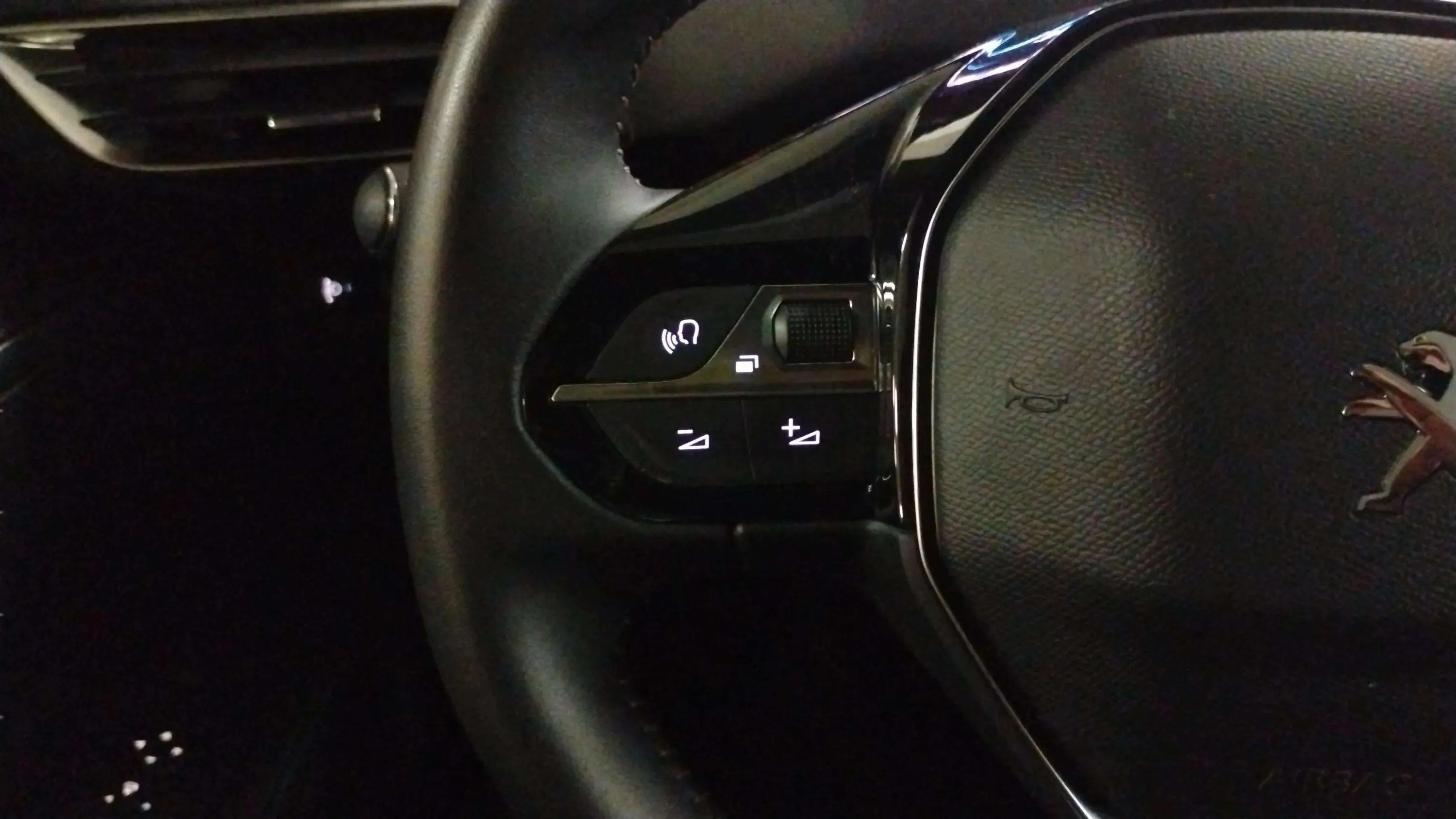 Peugeot 3008 1.2 PureTech Allure Pack - foto 10