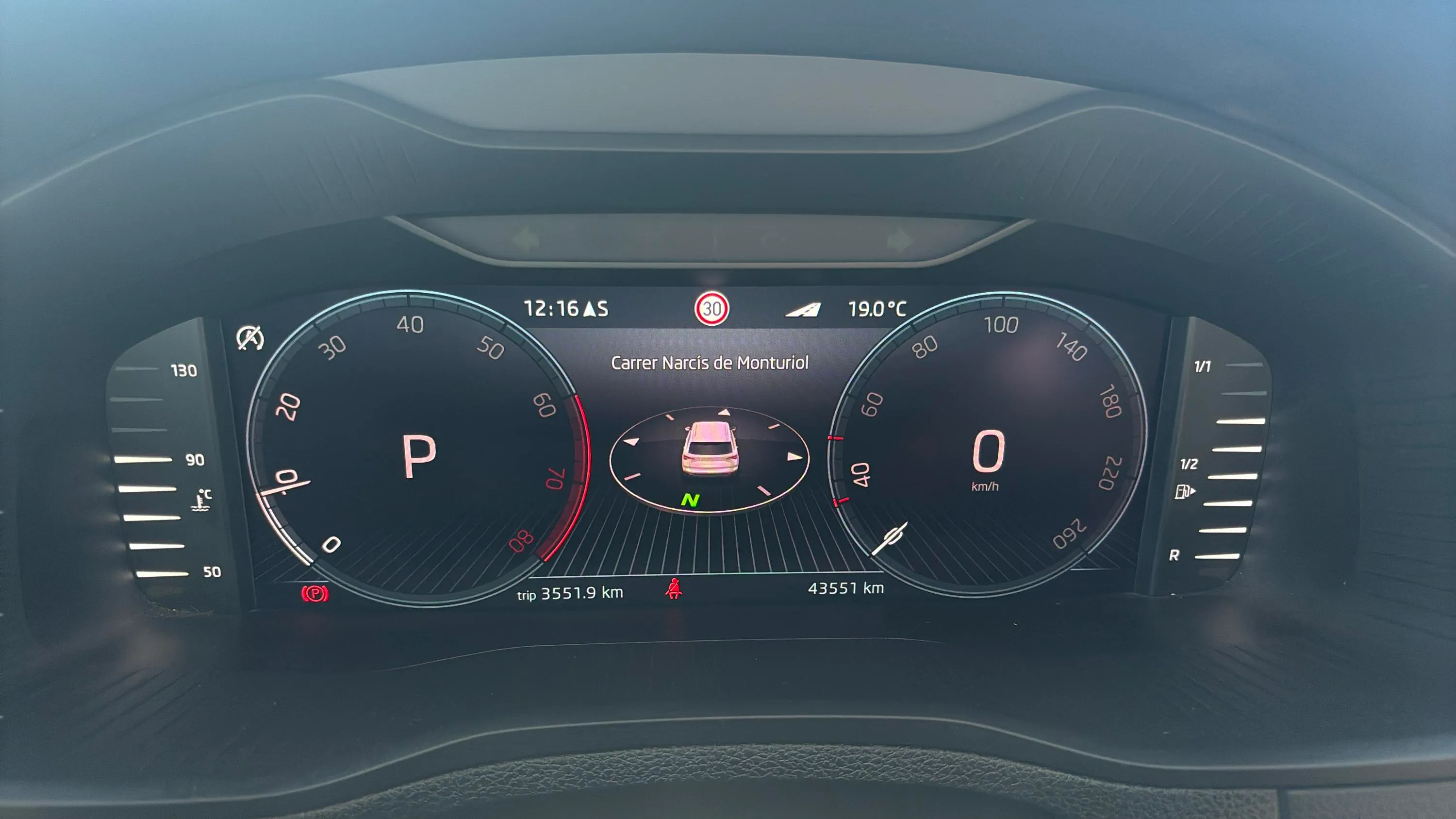 Škoda Karoq 1.5 TSI DSG ACT Ambition - foto 14