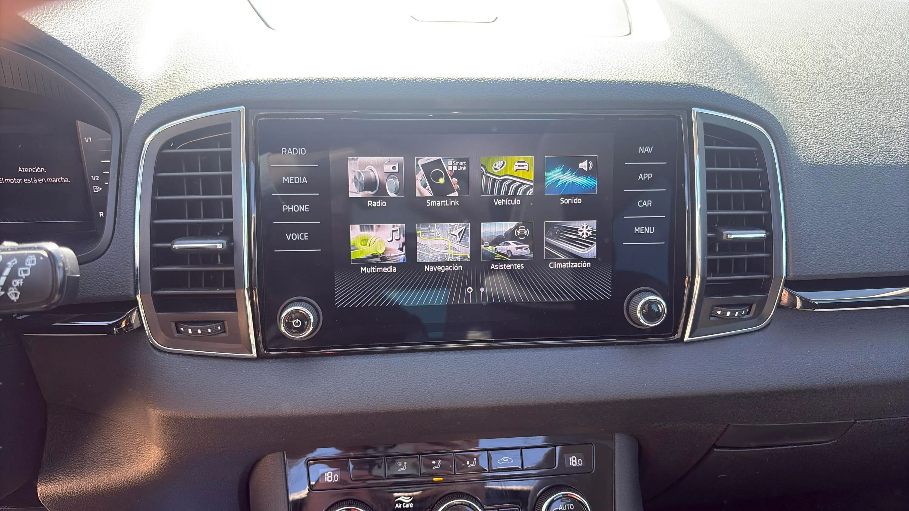 Škoda Karoq 1.5 TSI DSG ACT Ambition - foto 15