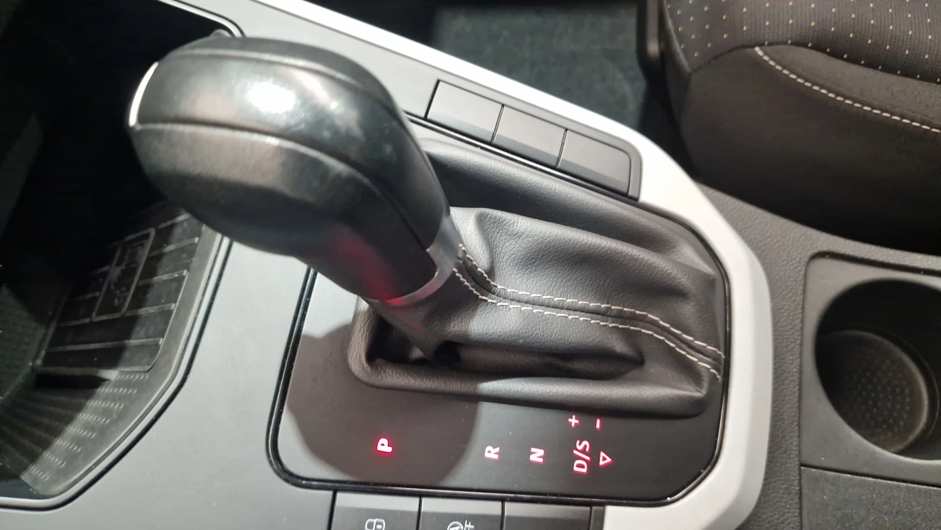 SEAT Arona 1.0 TSI DSG Style XL - foto 19