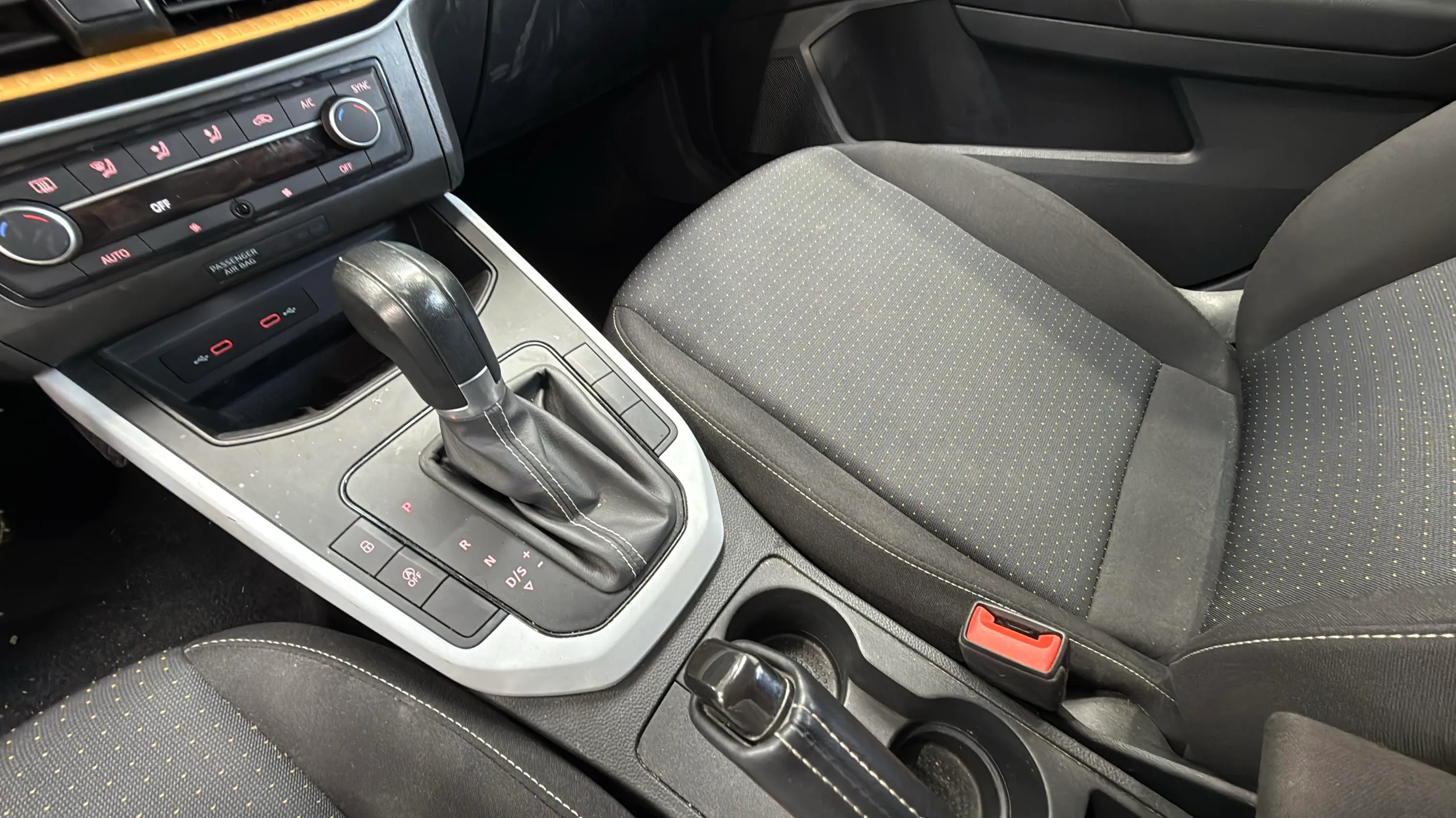 SEAT Arona 1.0 TSI DSG Style XL - foto 25