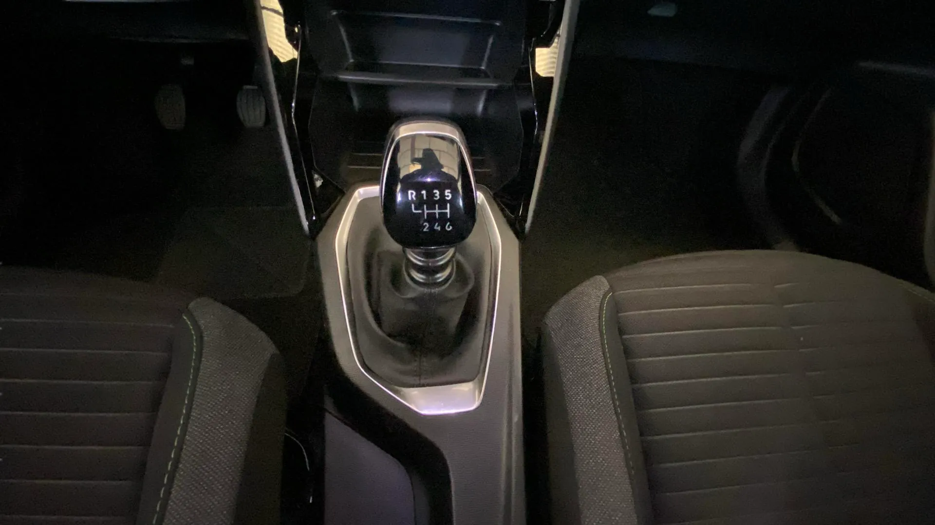 Peugeot 2008 Active PureTech 100 - foto 19