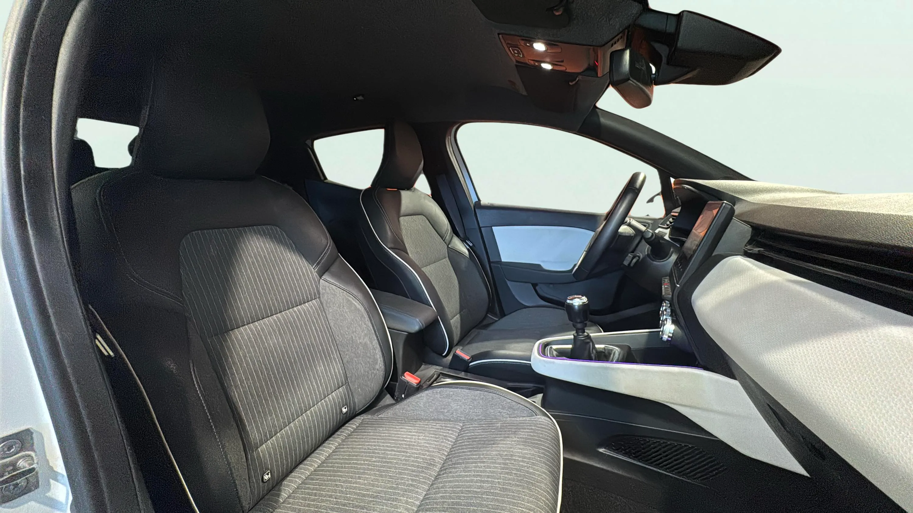 Renault Clio Techno TCe 90 - foto 19