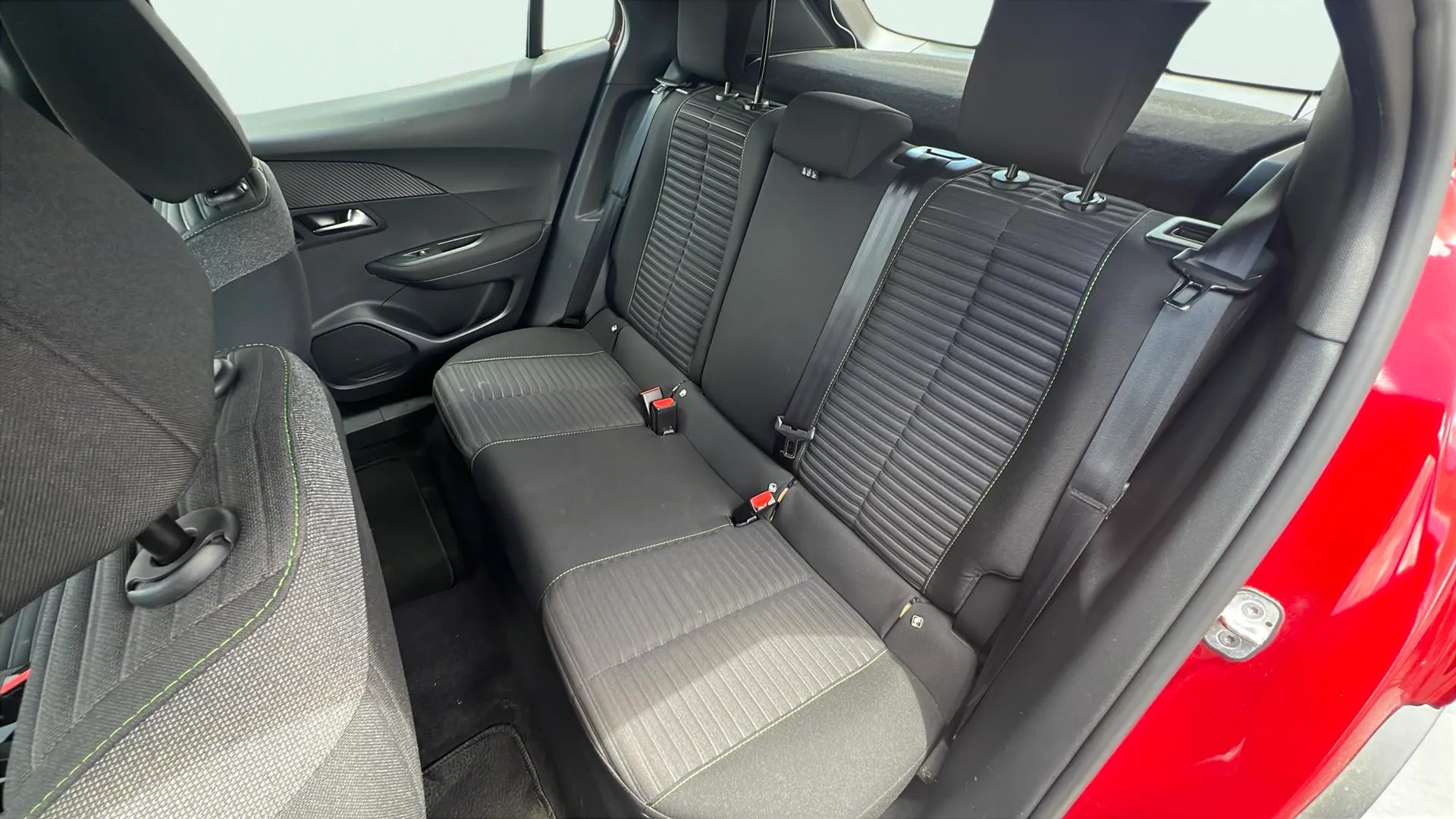 Peugeot 2008 Active PureTech 100 - foto 15
