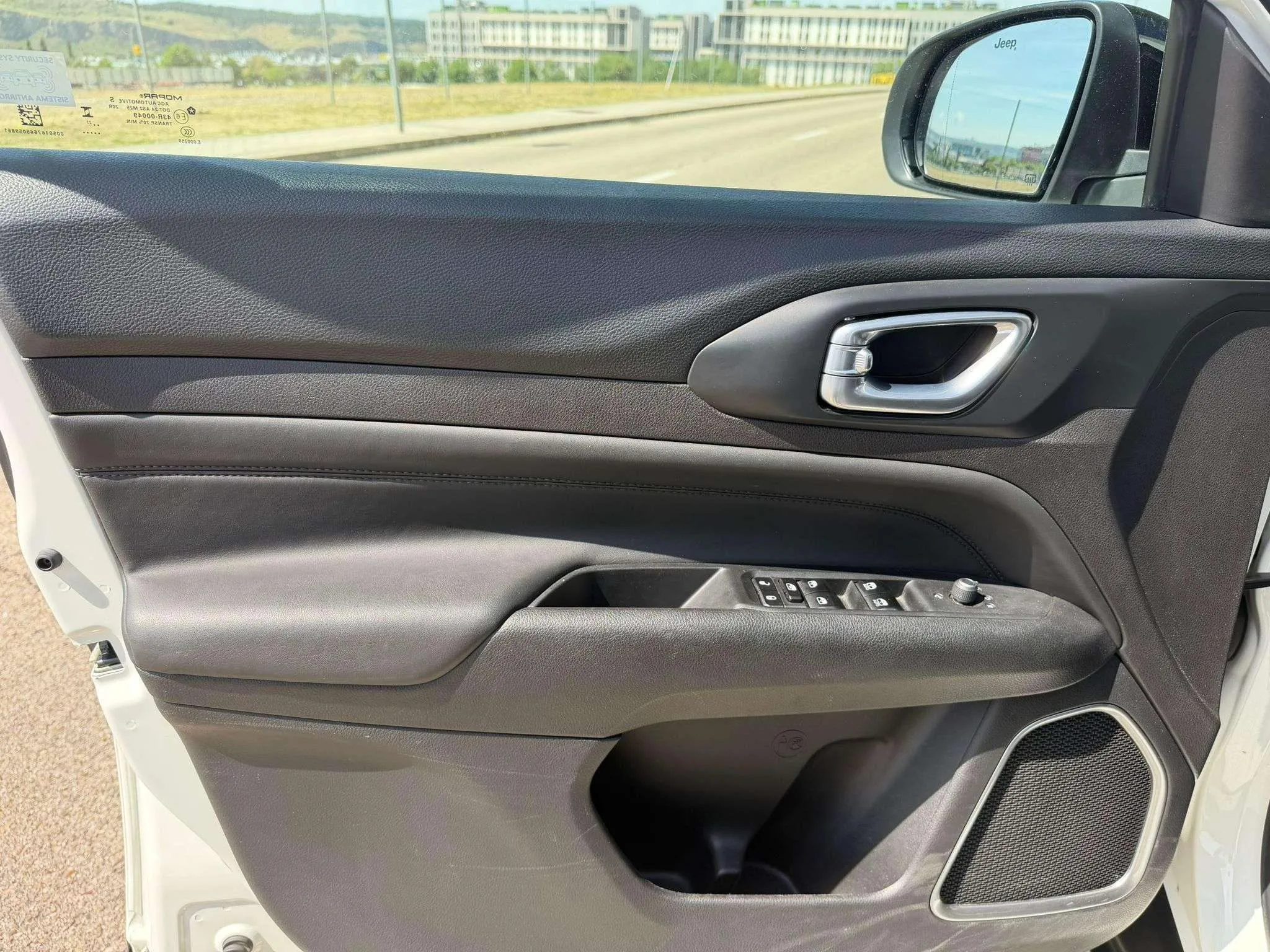 Jeep Compass eHybrid 1.5 MHEV Limited Dct - foto 8