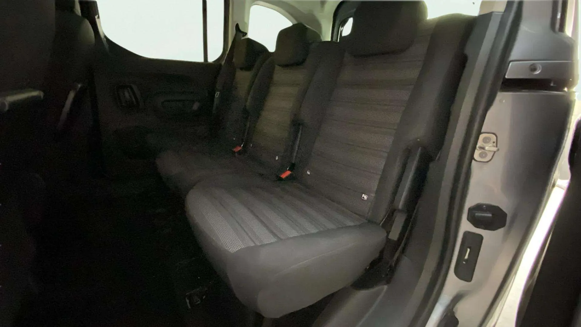 Opel Combo 1.5 TD Innovation L Aut - foto 11