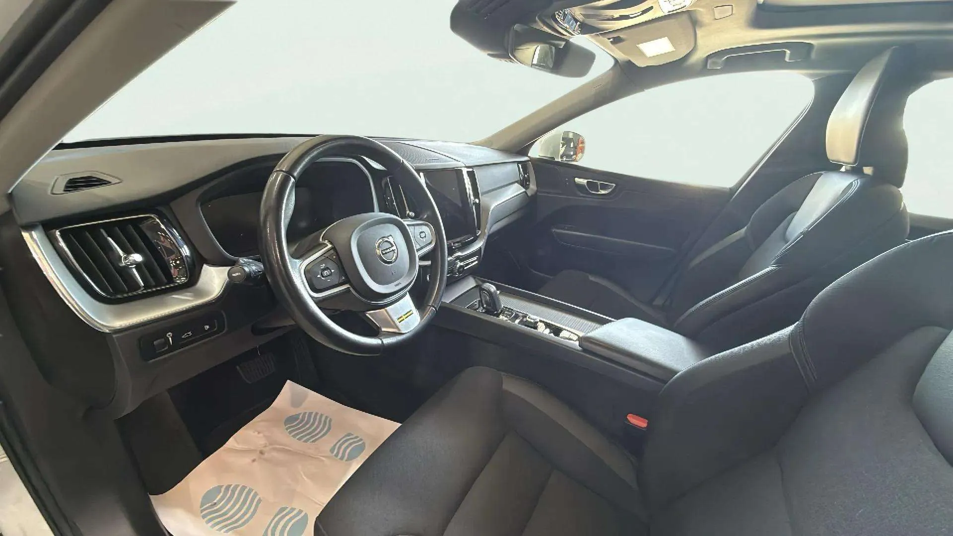 Volvo XC60 2.0 T8 AWD Momentum - foto 7