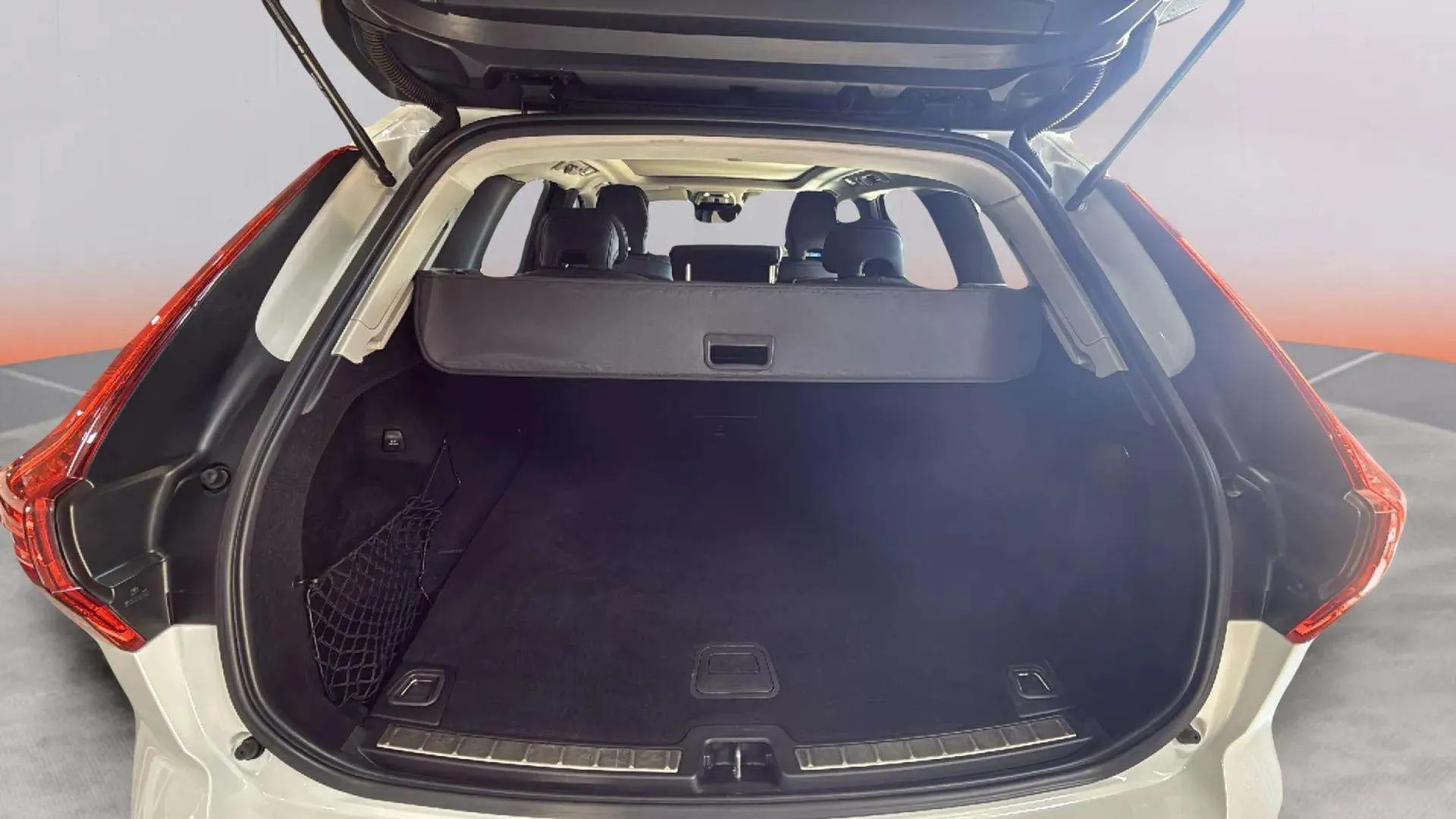 Volvo XC60 2.0 T8 AWD Momentum - foto 6