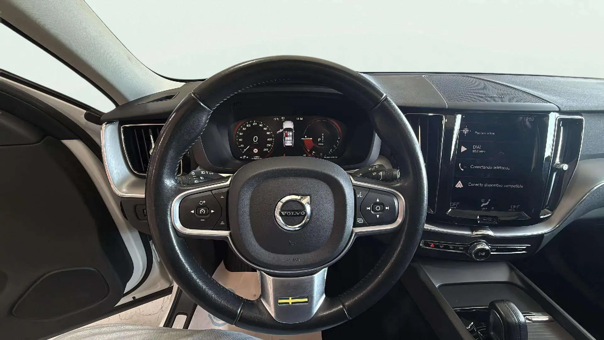 Volvo XC60 2.0 T8 AWD Momentum - foto 8