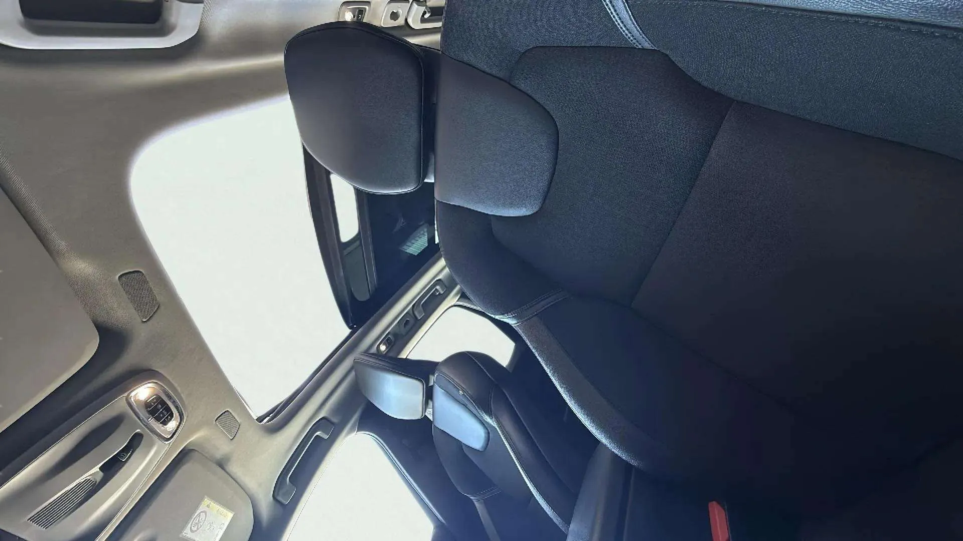 Volvo XC60 2.0 T8 AWD Momentum - foto 17