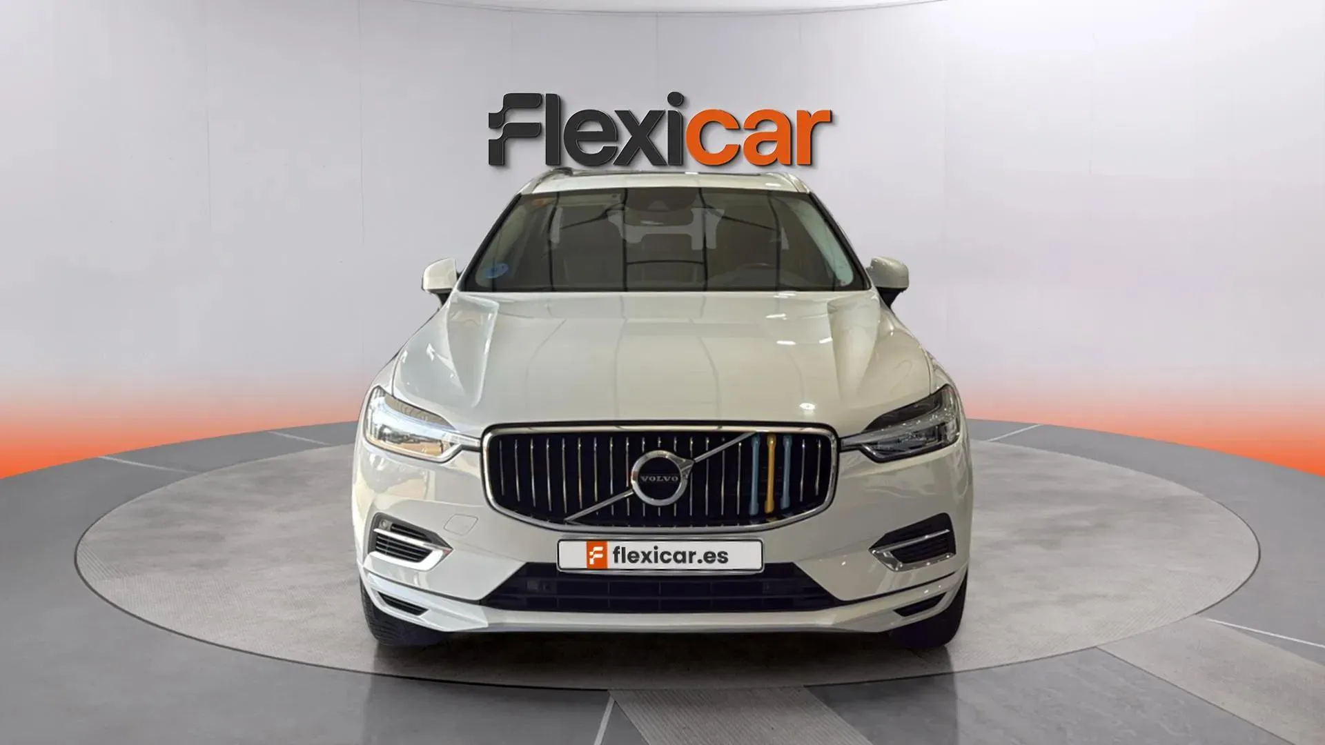 Volvo XC60 2.0 T8 AWD Momentum - foto 2