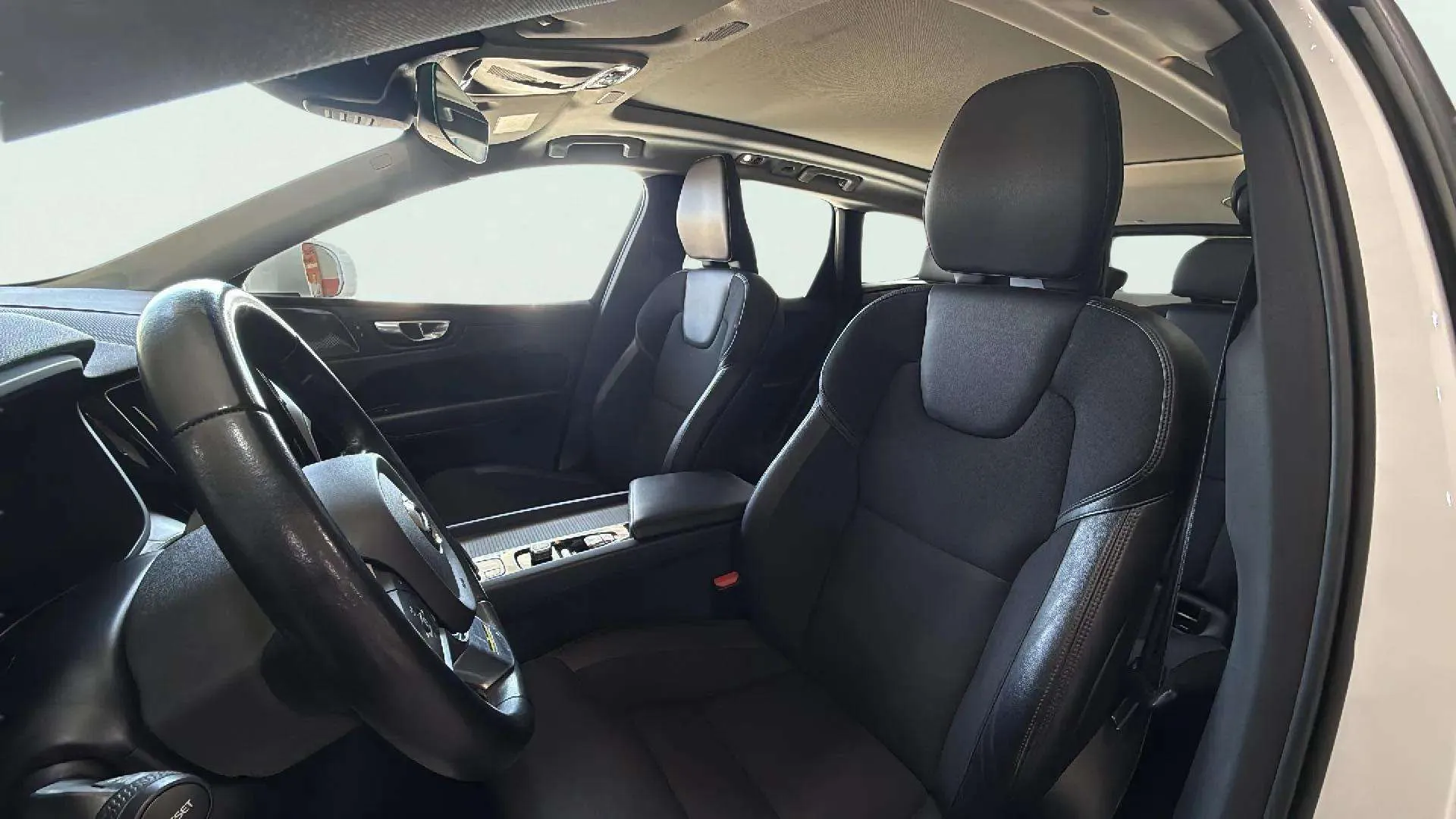 Volvo XC60 2.0 T8 AWD Momentum - foto 11