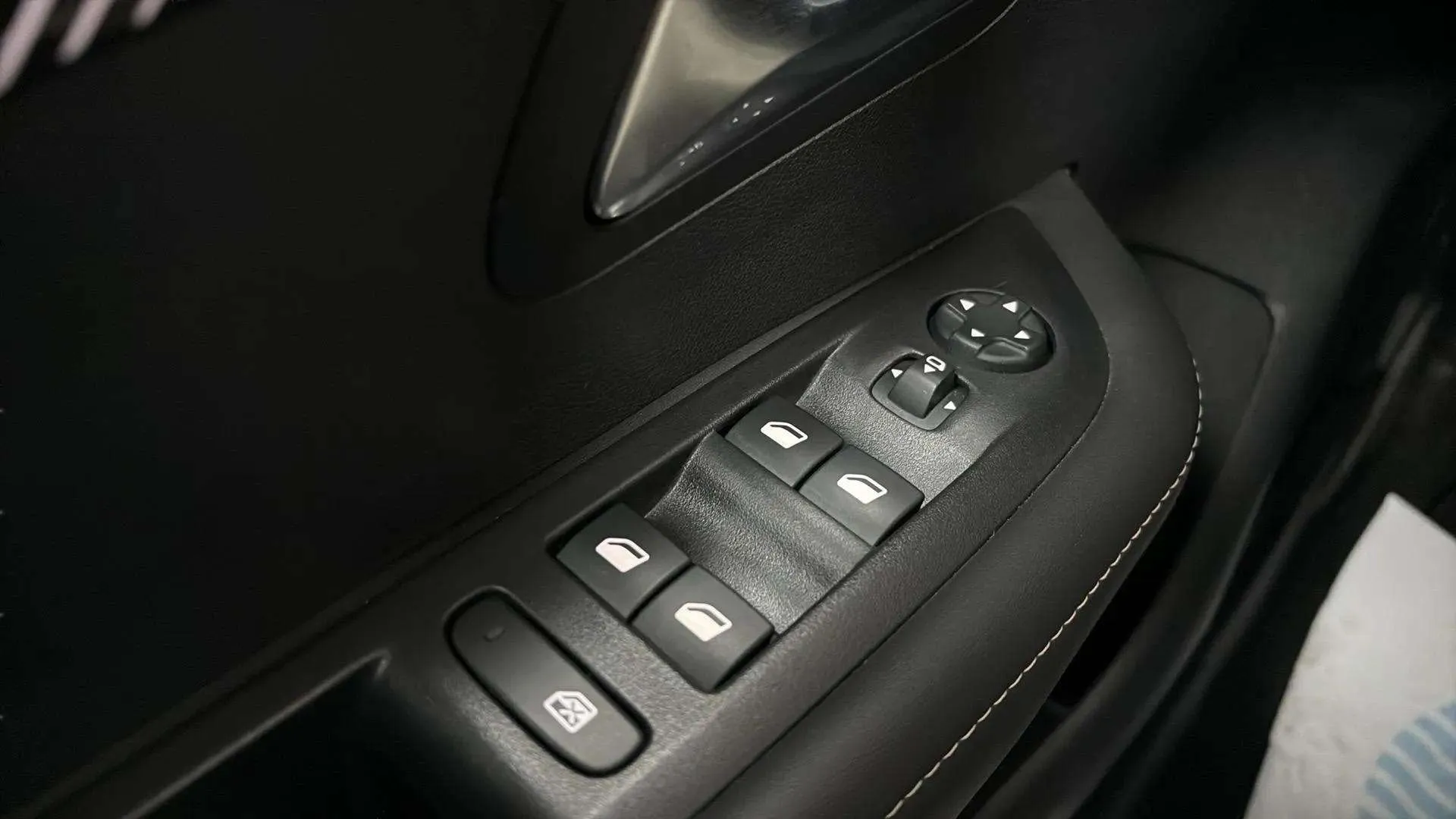 Peugeot 208 Allure Gasolina 100 - foto 18