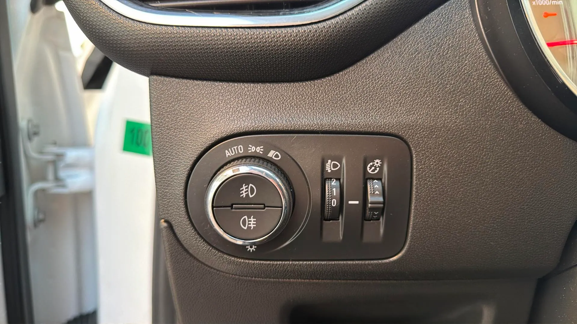 Opel Crossland 1.2 Design Line 120 Aniversario - foto 18