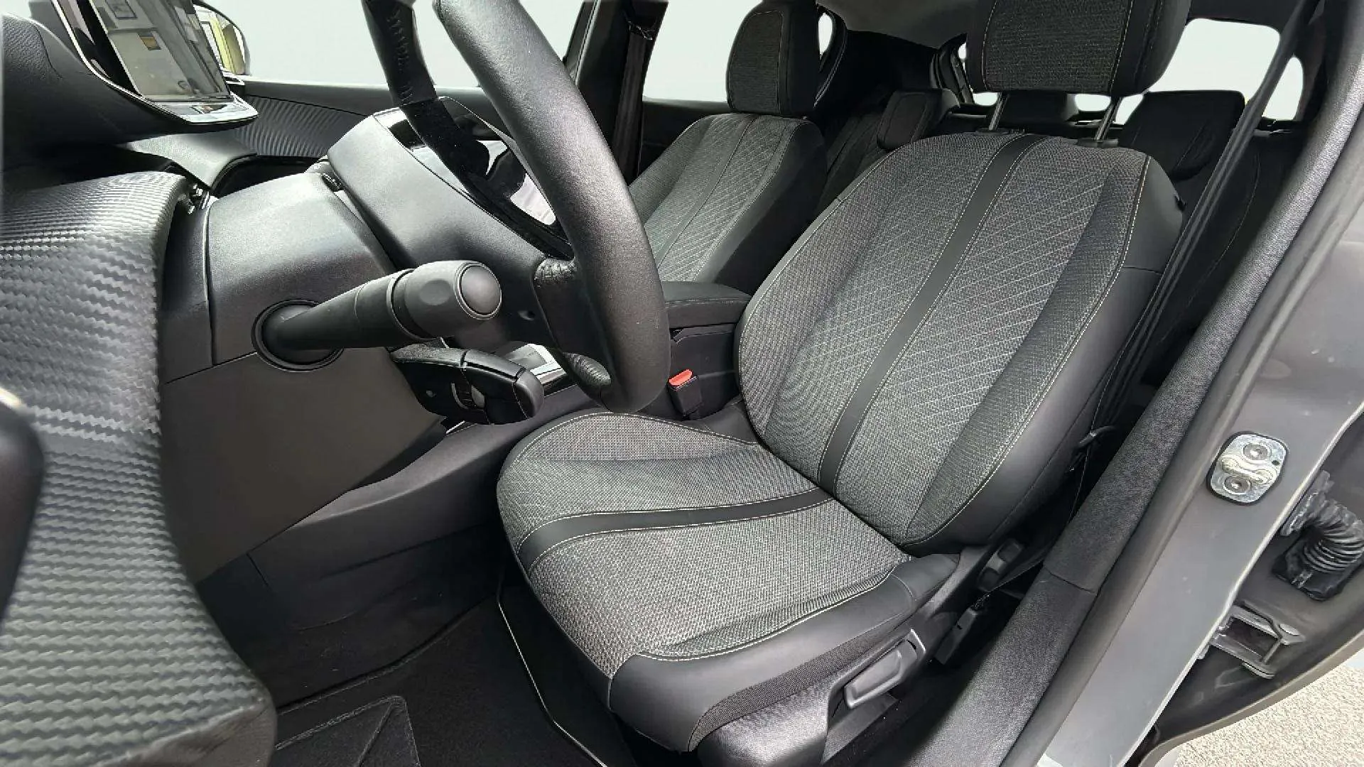 Peugeot 208 Allure Gasolina 100 - foto 23
