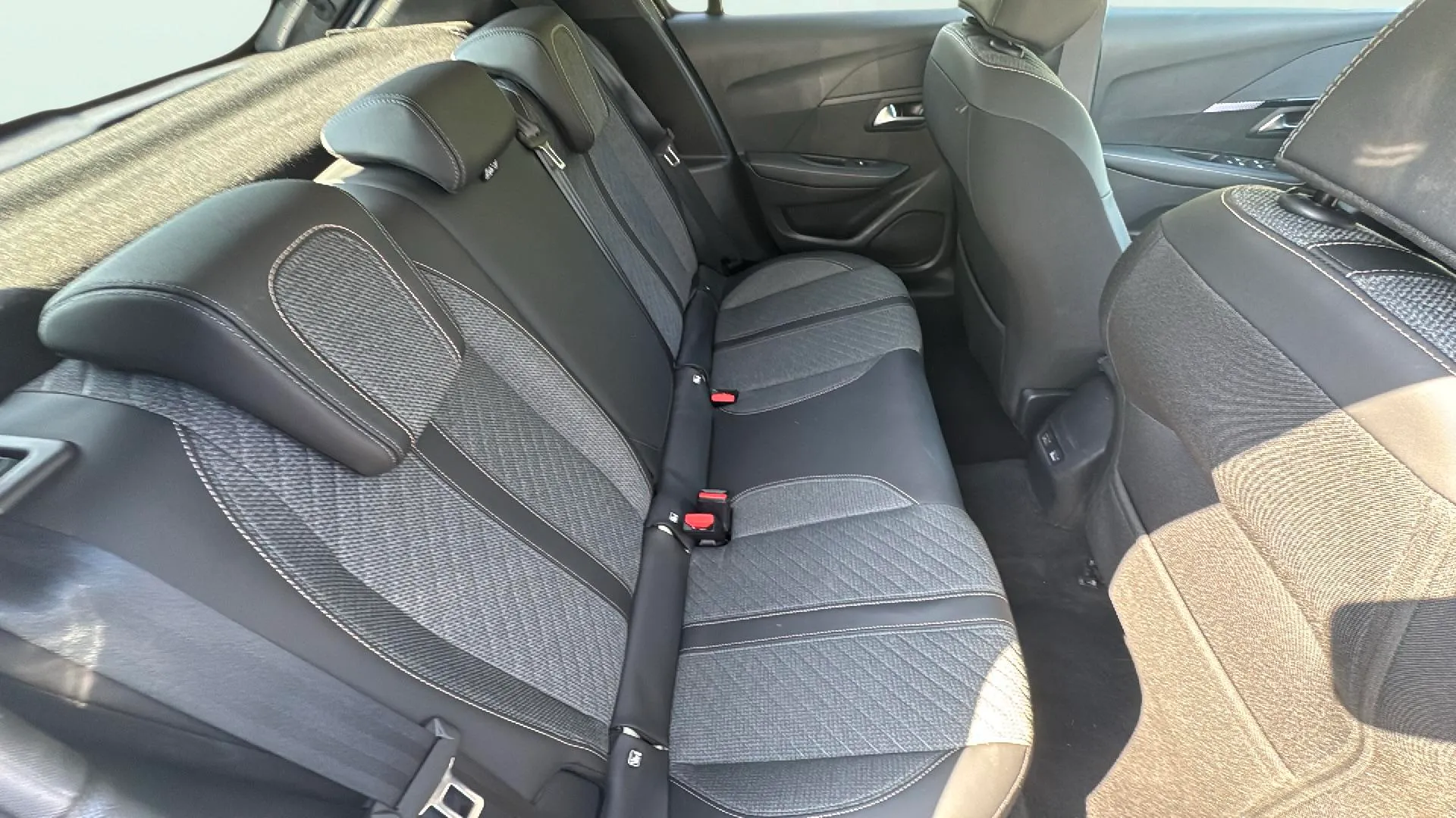 Peugeot 208 Allure Gasolina 100 - foto 12