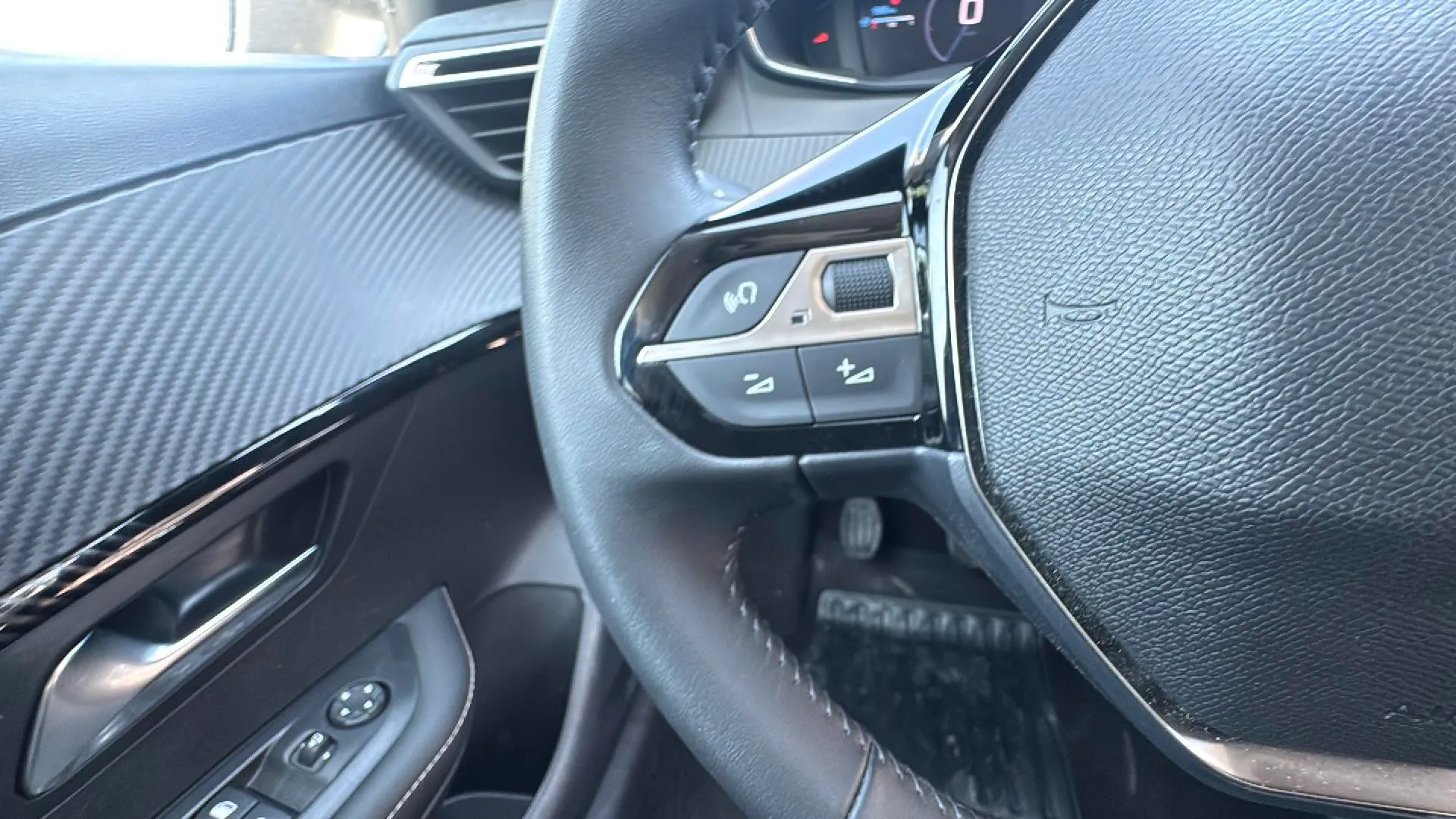 Peugeot 208 Allure Gasolina 100 - foto 19