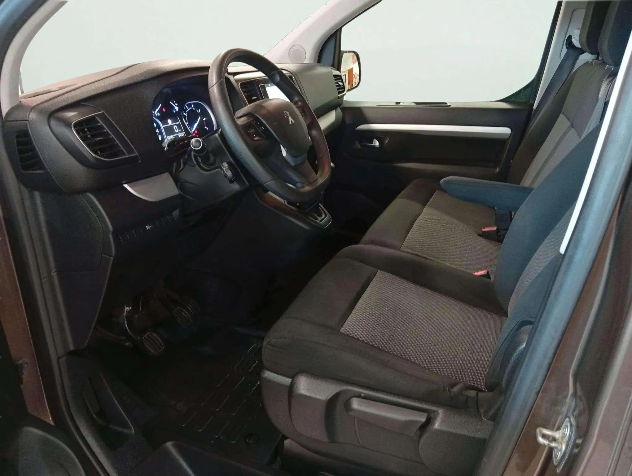 Peugeot Traveller Business 1.6 BlueHDi (115) Standard - foto 8