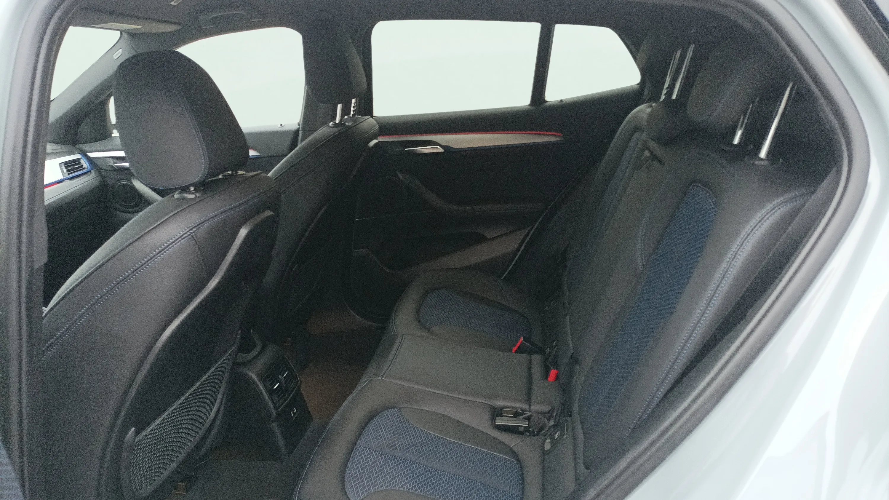BMW X2 sDrive18d - foto 12