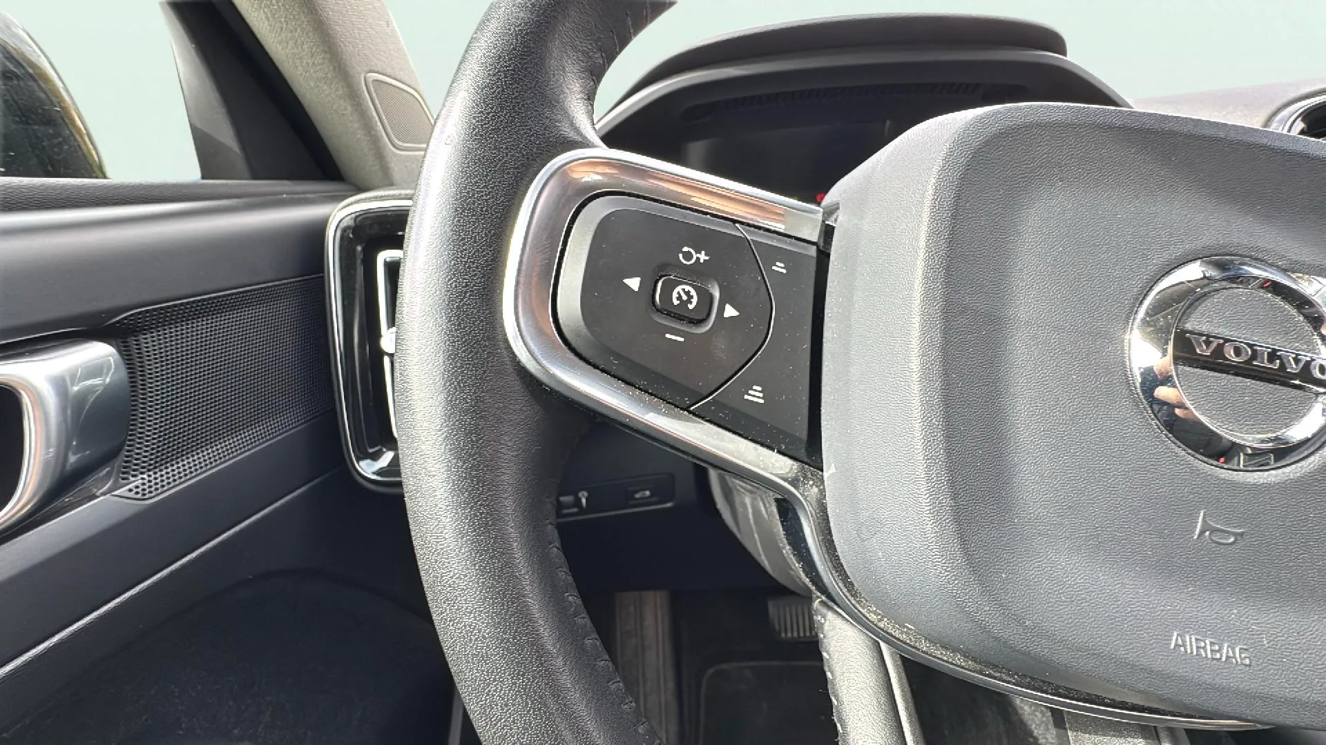 Volvo XC40 2.0 D3 - foto 13
