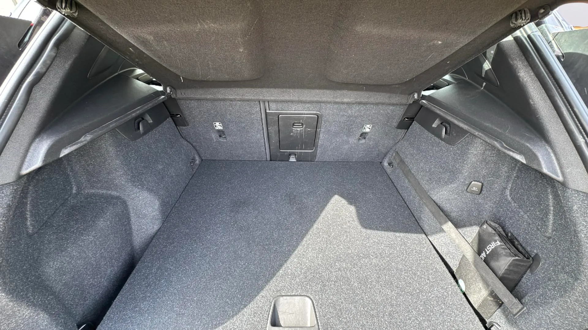 Volvo XC40 2.0 D3 - foto 18