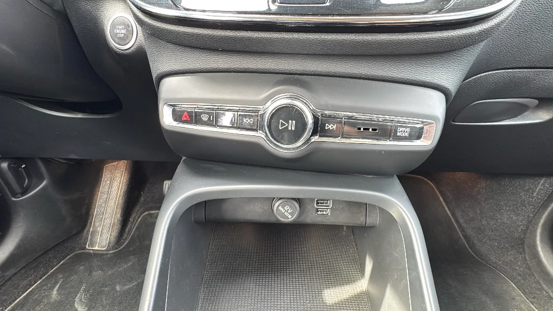 Volvo XC40 2.0 D3 - foto 15
