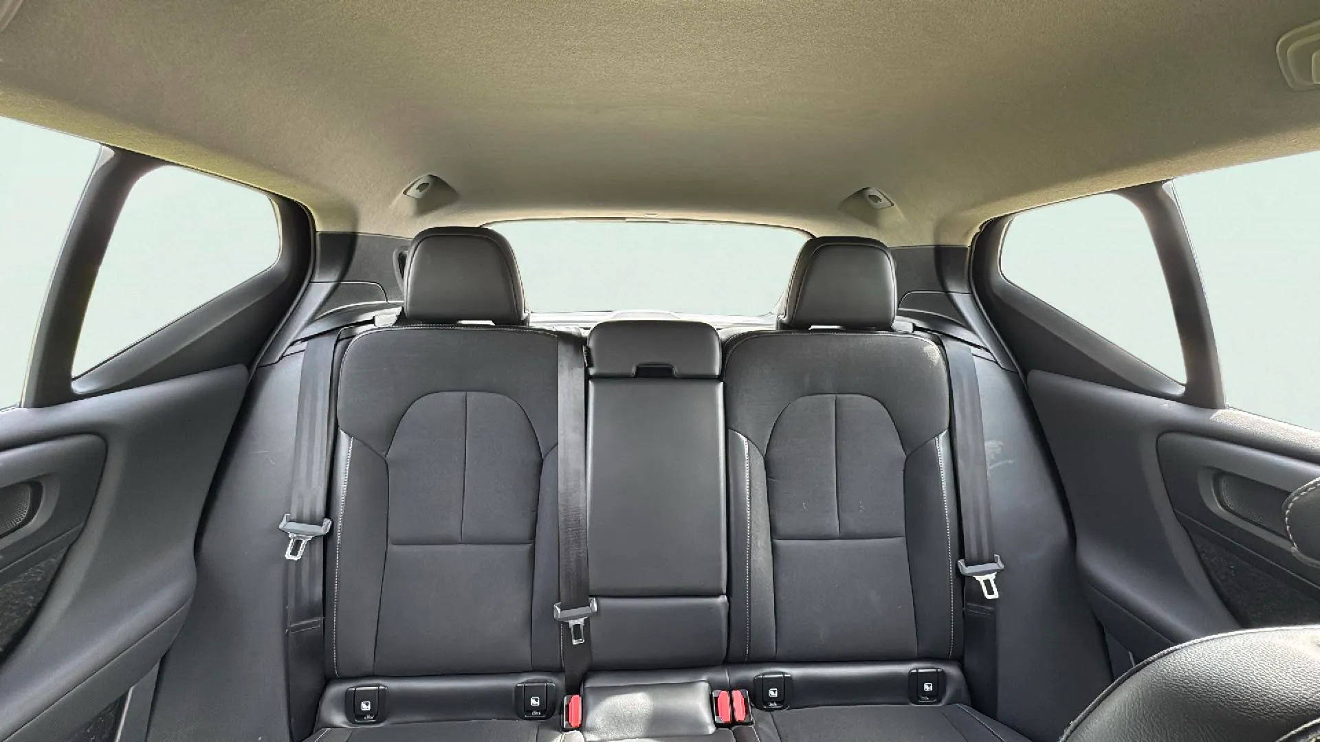 Volvo XC40 2.0 D3 - foto 17