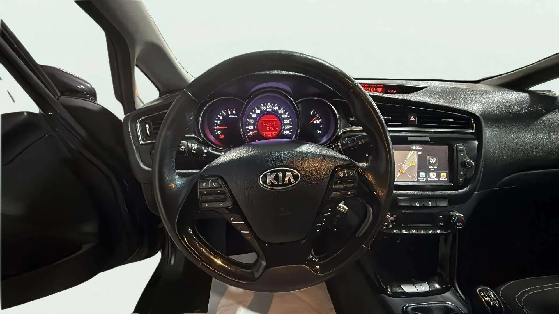 Kia Ceed 1.4 CRDi WGT Drive - foto 8