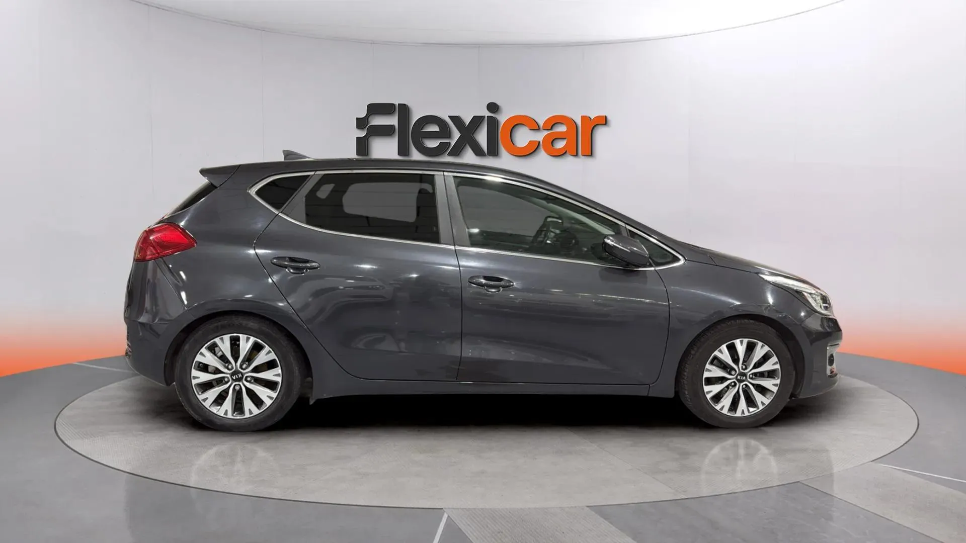 Kia Ceed 1.4 CRDi WGT Drive - foto 3