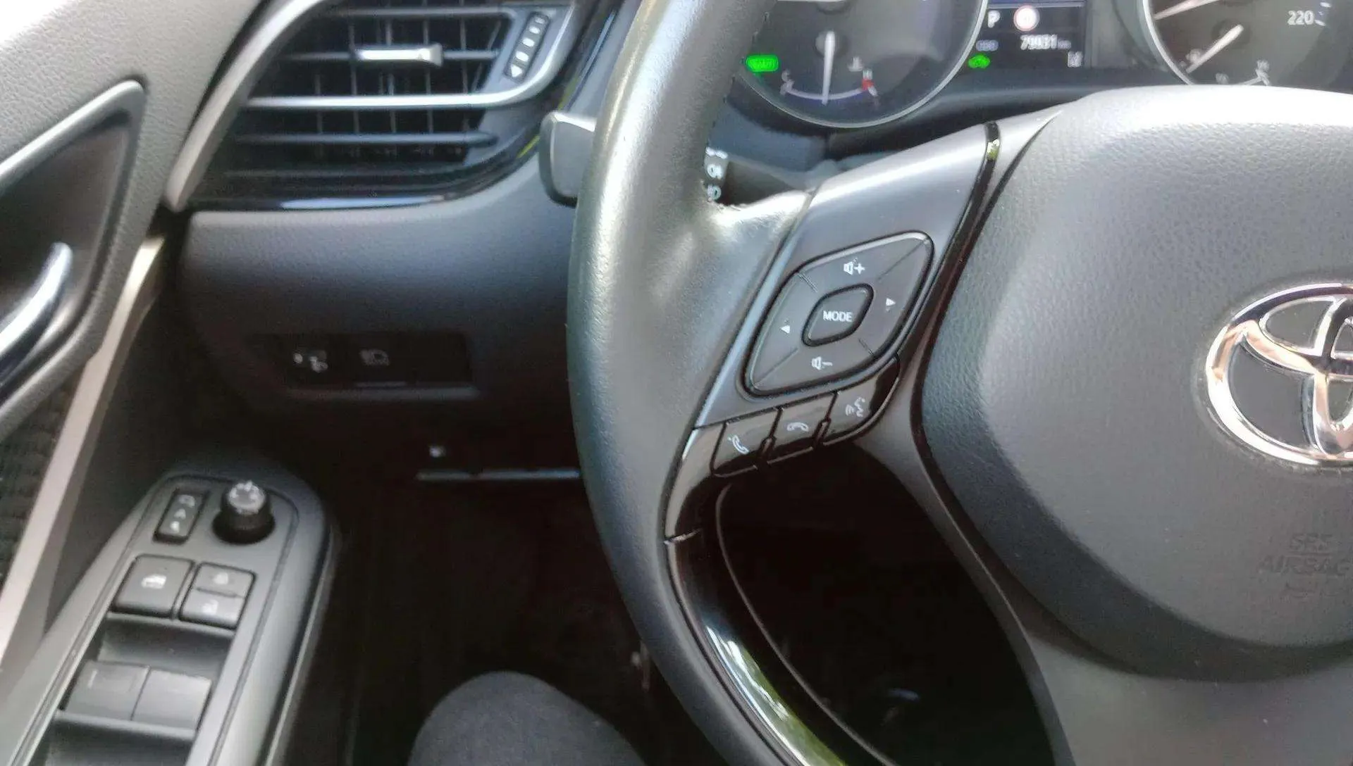 Toyota C-HR 1.8 140H Advance - foto 7