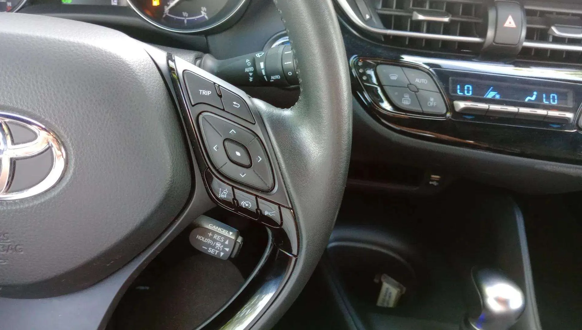 Toyota C-HR 1.8 140H Advance - foto 8